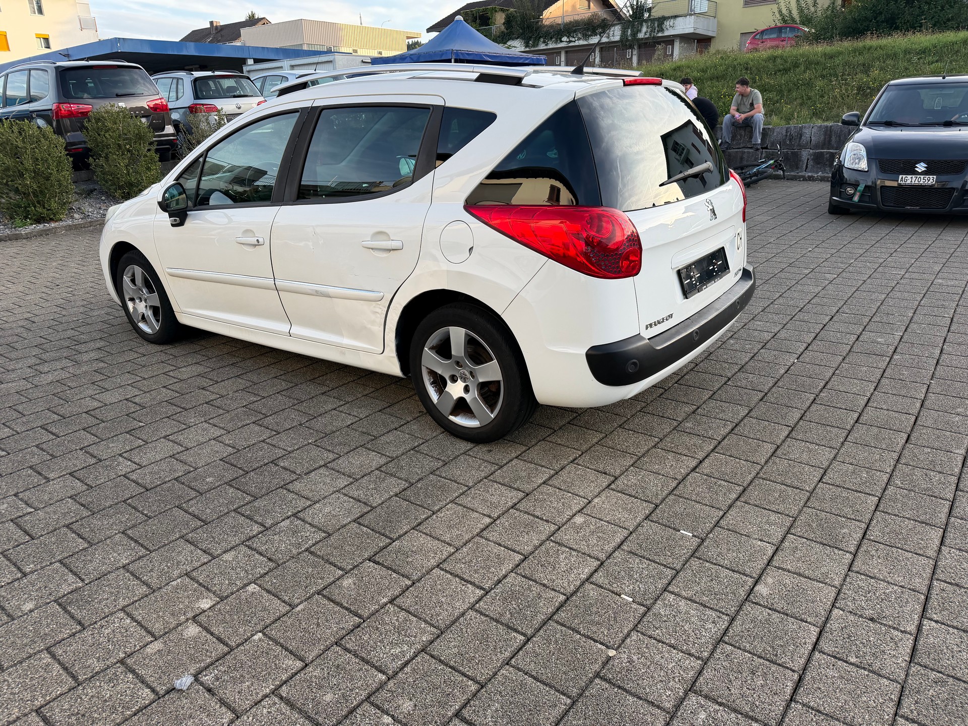 PEUGEOT 207 SW 1.6 16V Allure Automatic-image-1