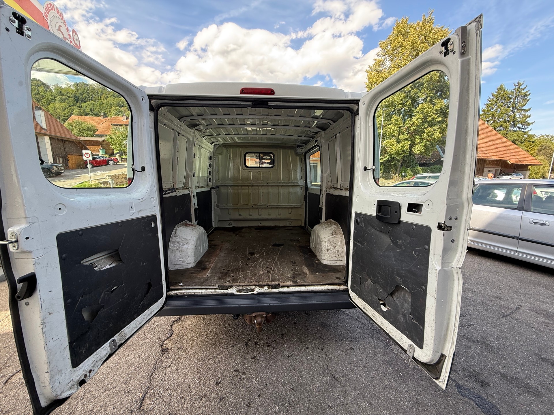 CITROEN Jumper 30 2.2 HDi 110 Attraction L1H2-image-12