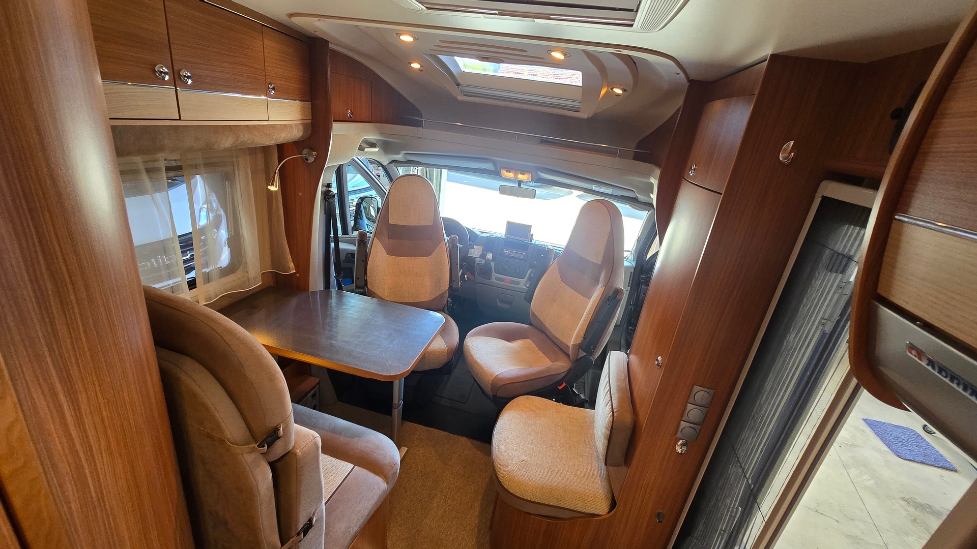 ADRIA Compact SL, Fiat Ducato 3.0MJT 160PS- Automat-image-9