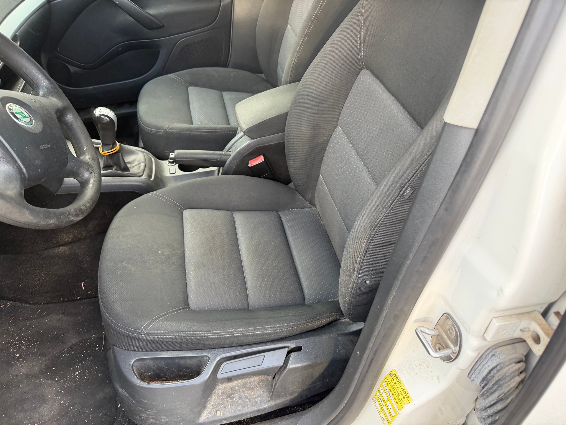 SKODA Octavia 1.9 TDI Swiss Ice Hockey 4x4-image-5