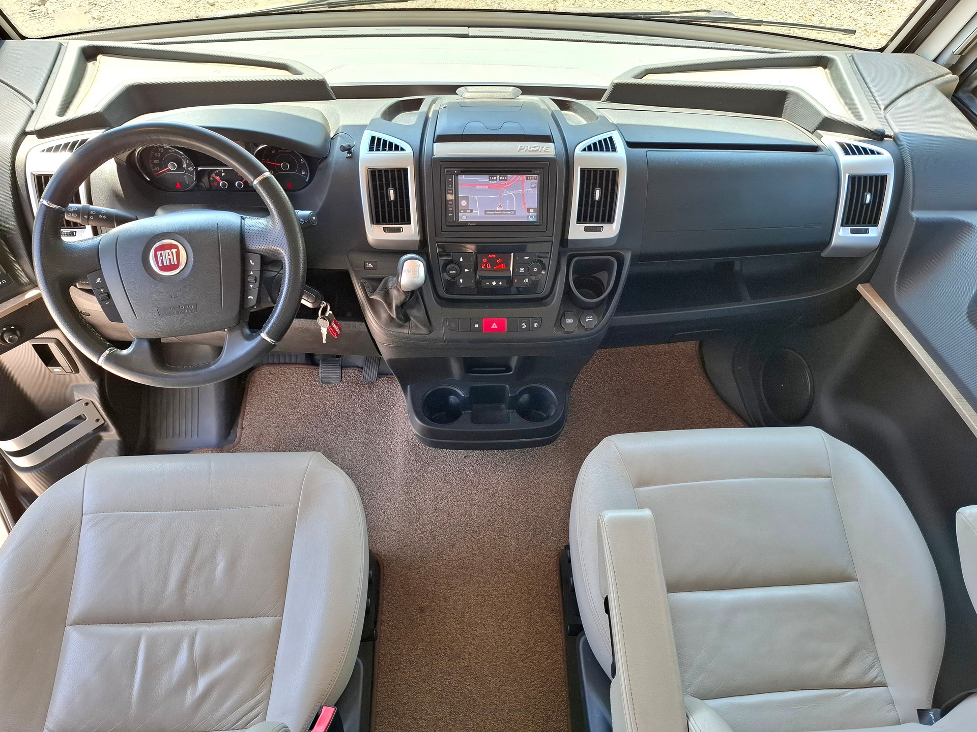 PILOTE G740 EMOTION - AUTOMAT mit 180PS!-image-7