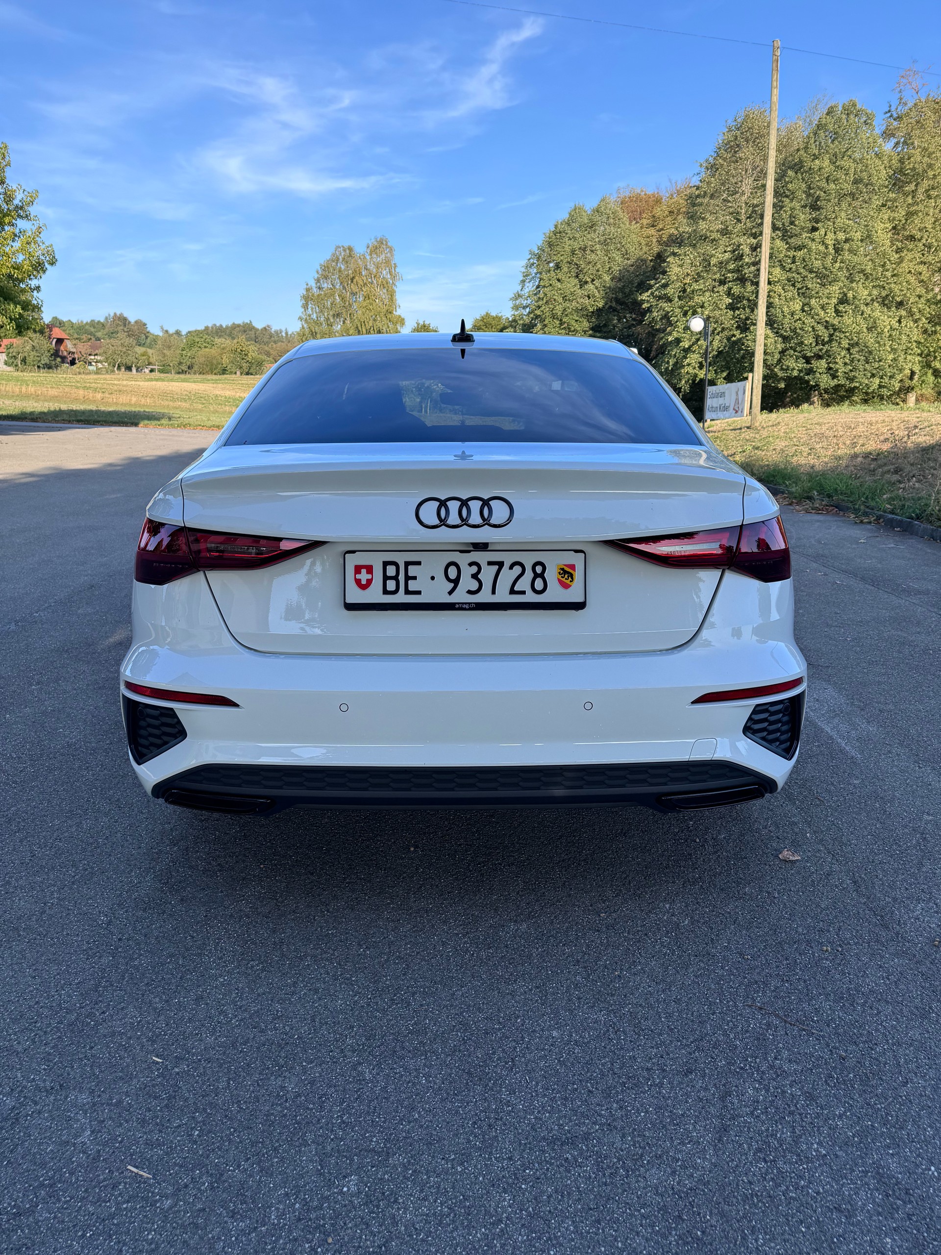 AUDI A3 Limousine 35 TFSI S-Line S-tronic-image-4