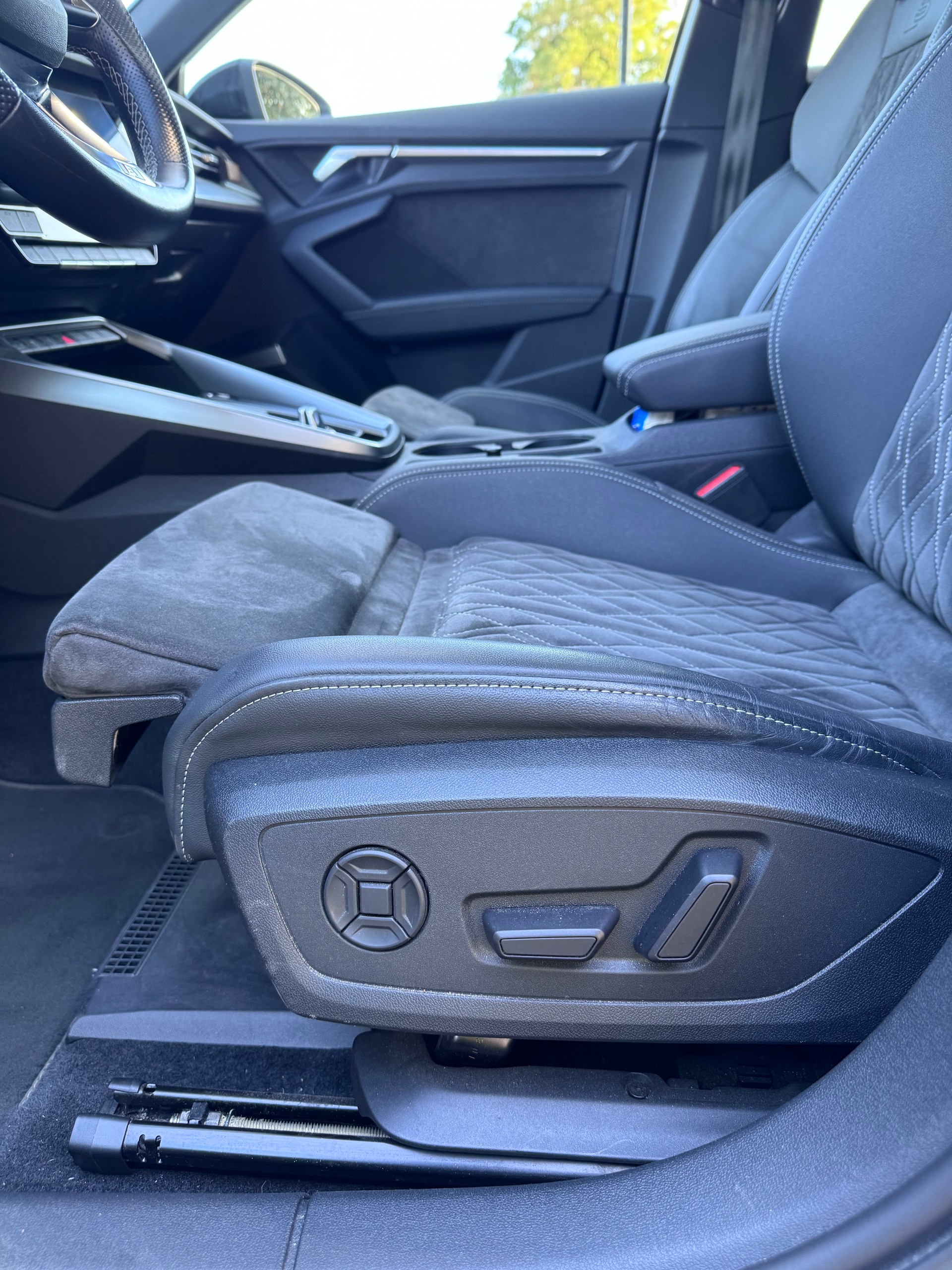 AUDI A3 Limousine 35 TFSI S-Line S-tronic-image-14