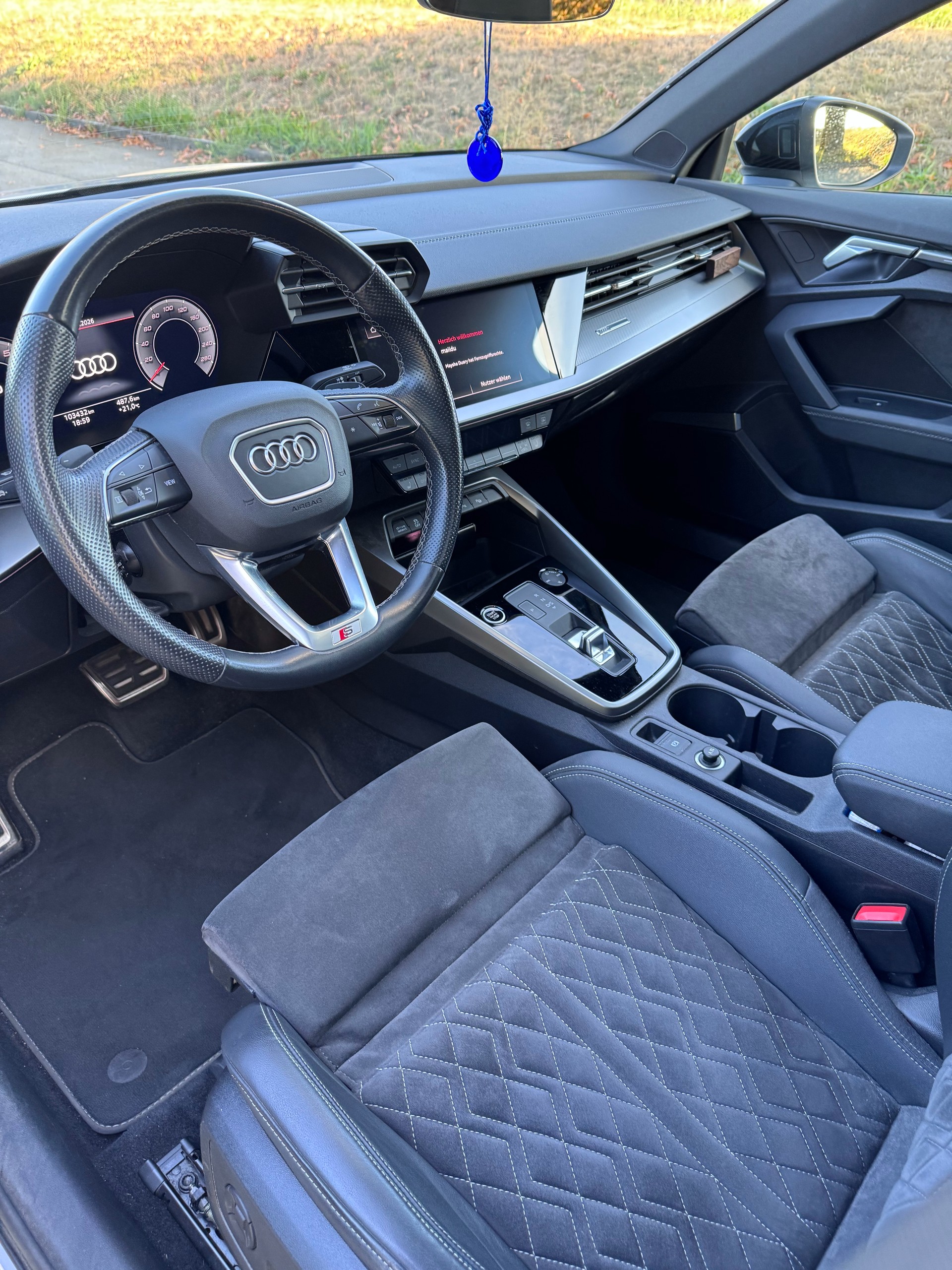 AUDI A3 Limousine 35 TFSI S-Line S-tronic-image-9