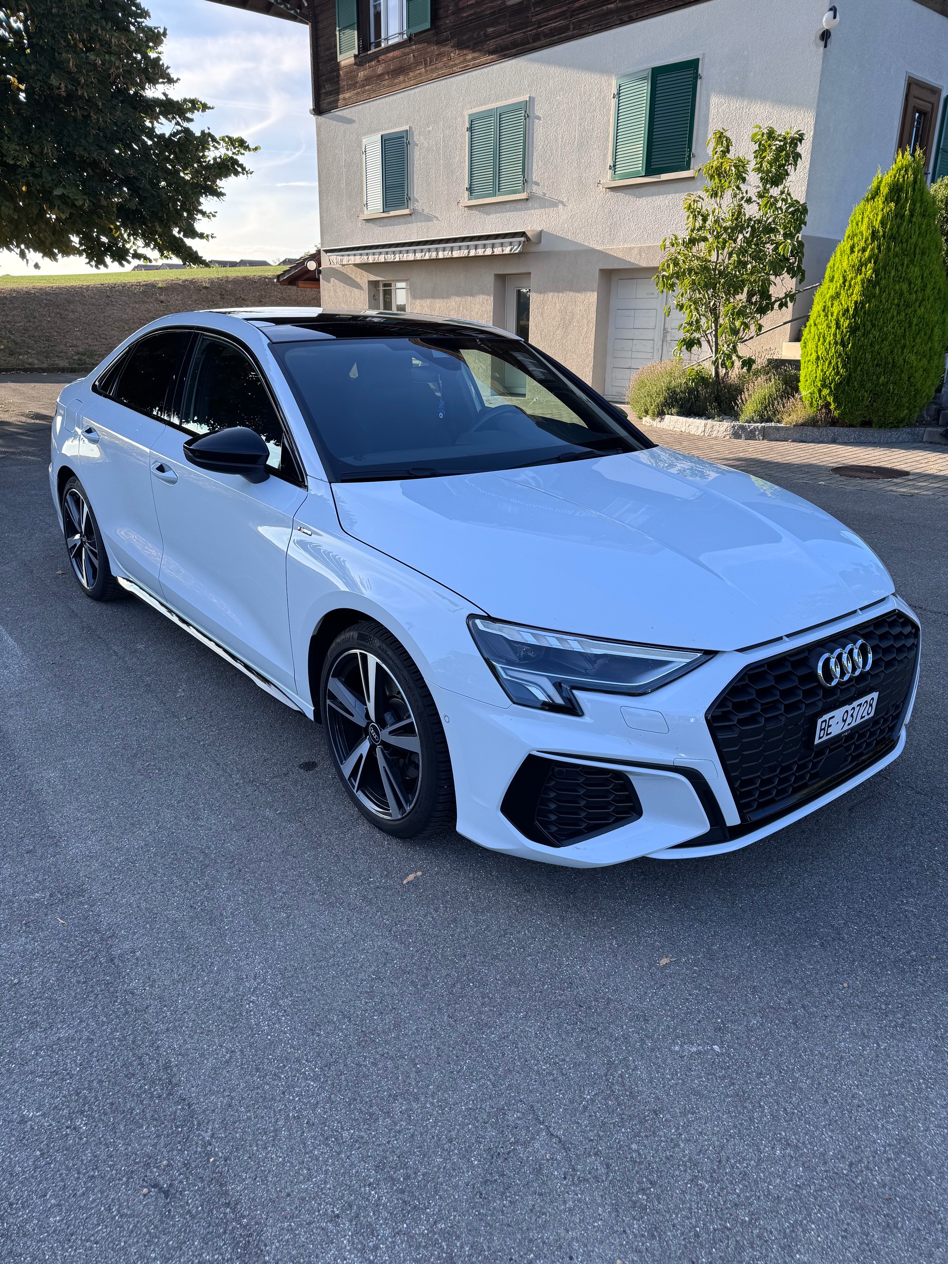AUDI A3 Limousine 35 TFSI S-Line S-tronic-image-2
