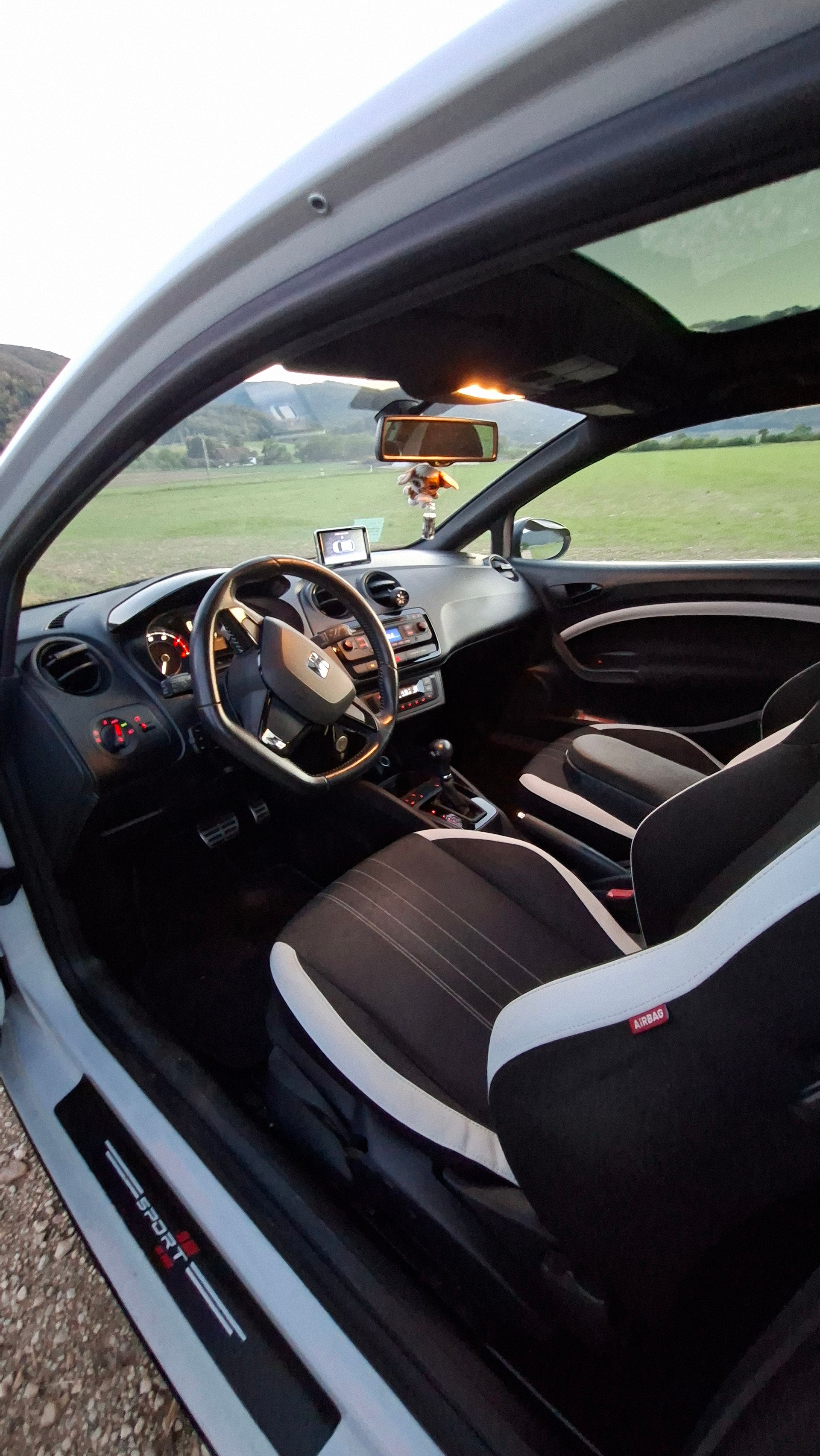 SEAT 1.4 TSI 180 Cupra DSG-image-2