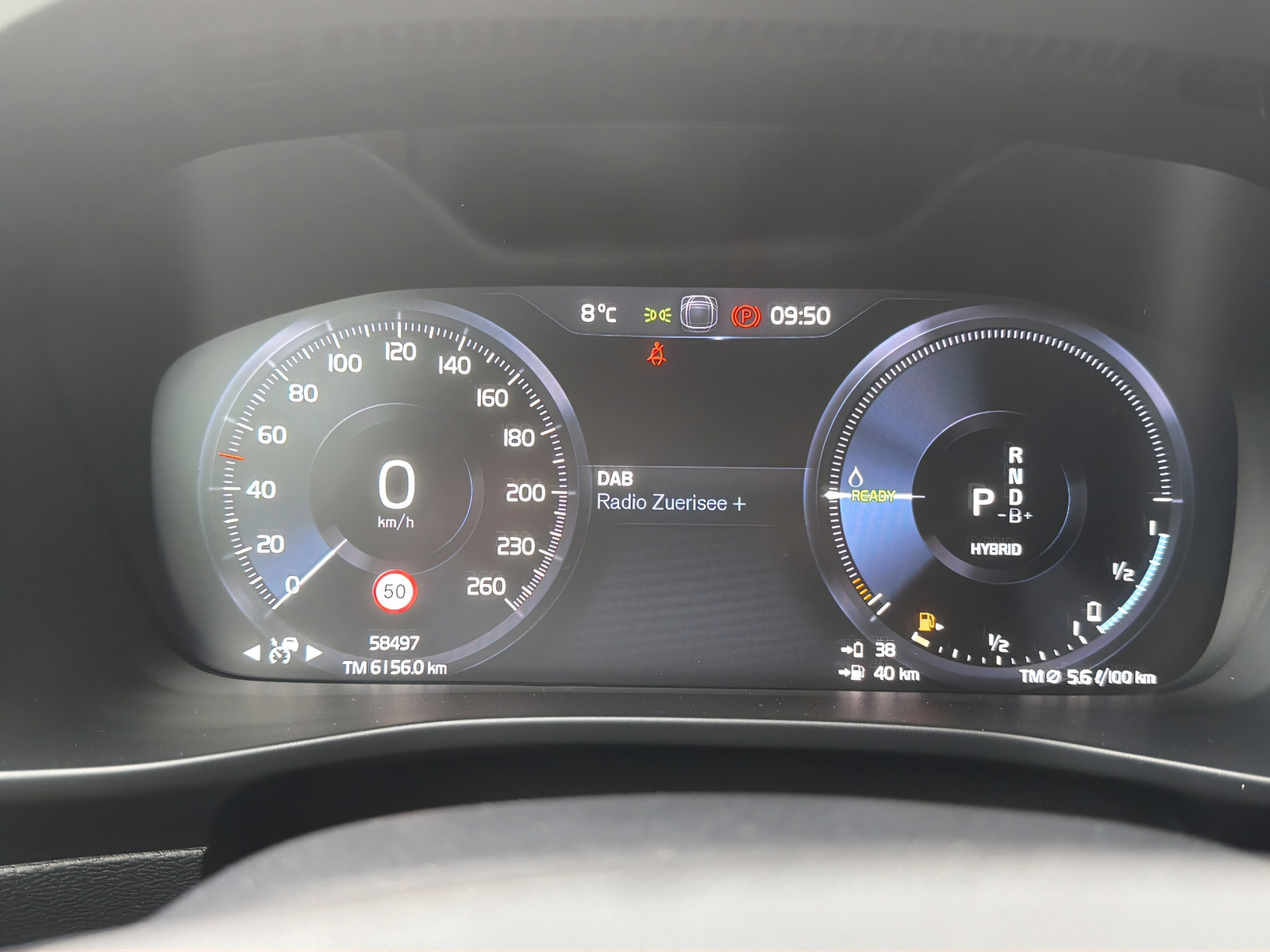 VOLVO XC40 1.5 T5 PiH R-Design-image-10