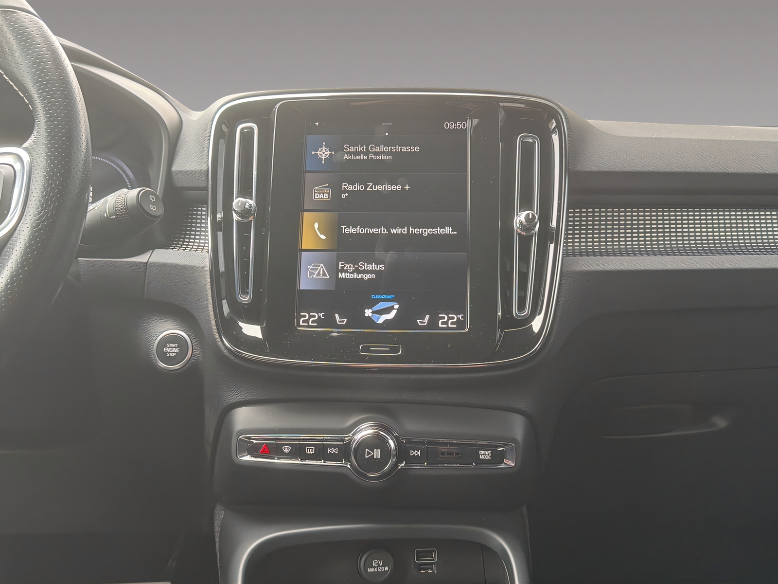 VOLVO XC40 1.5 T5 PiH R-Design-image-11