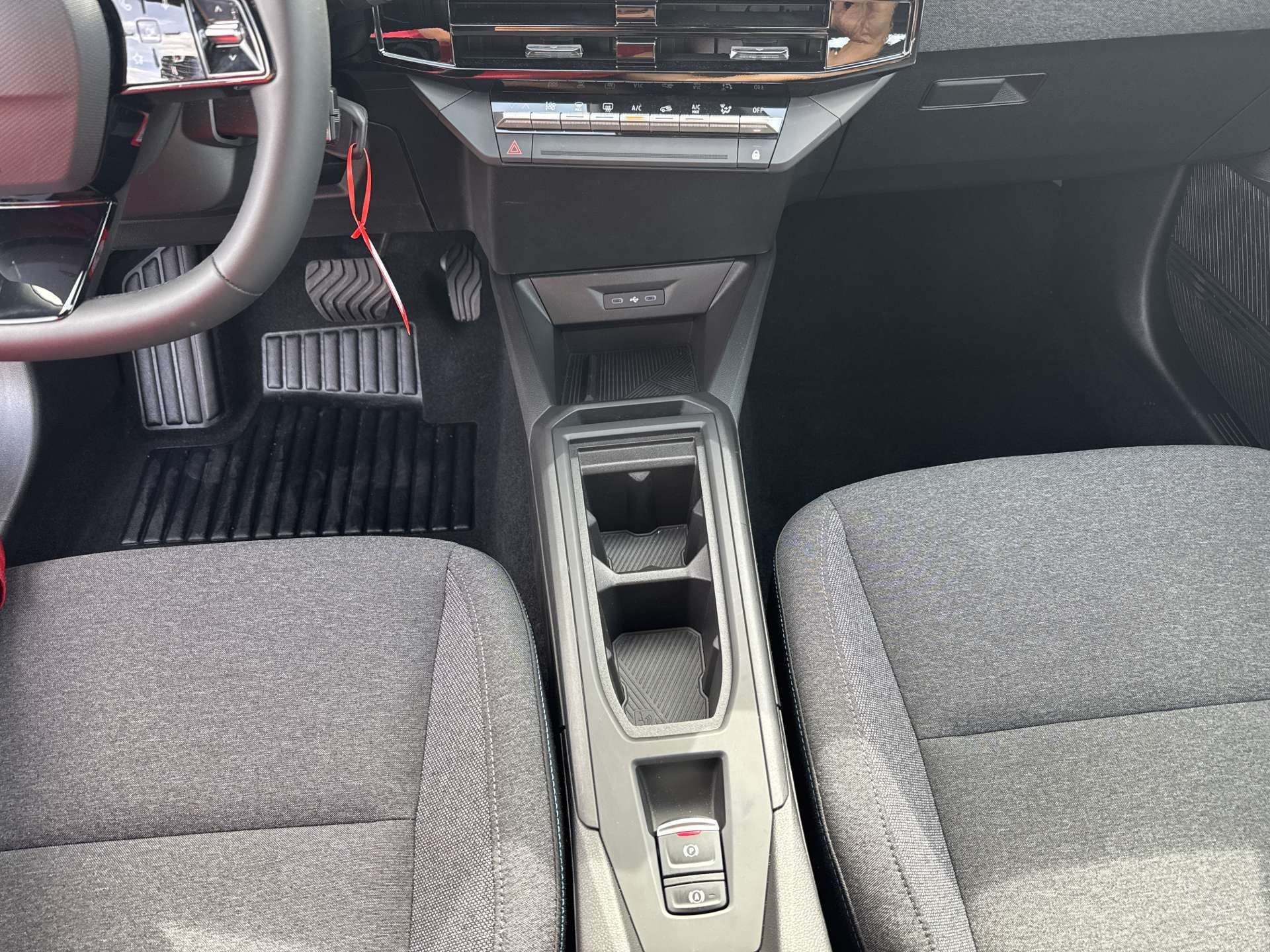 RENAULT Clio 1.2 TCe Evolution NEUES MODELL EDC-Automat-image-11