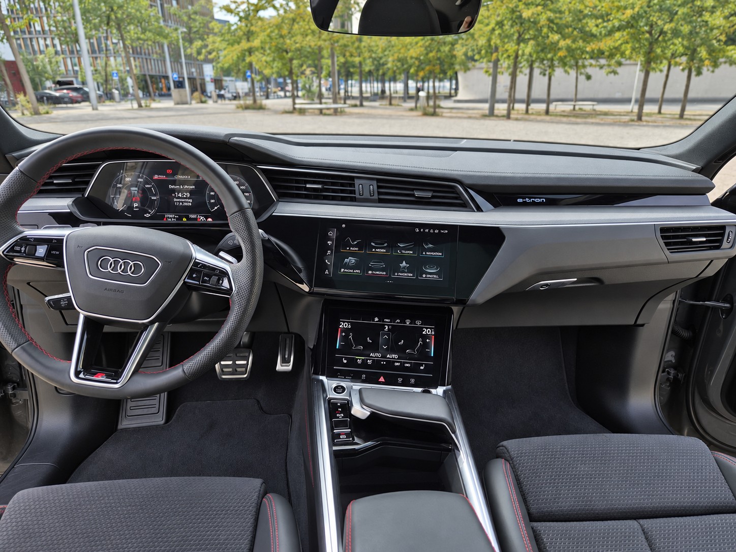 AUDI Q8 e-tron-image-3