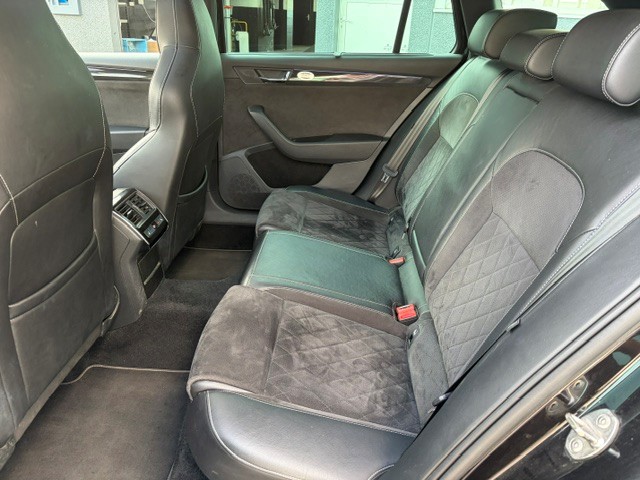 SKODA Superb Combi 2.0 TDI 190 SportLine 4x4 DSG-image-10