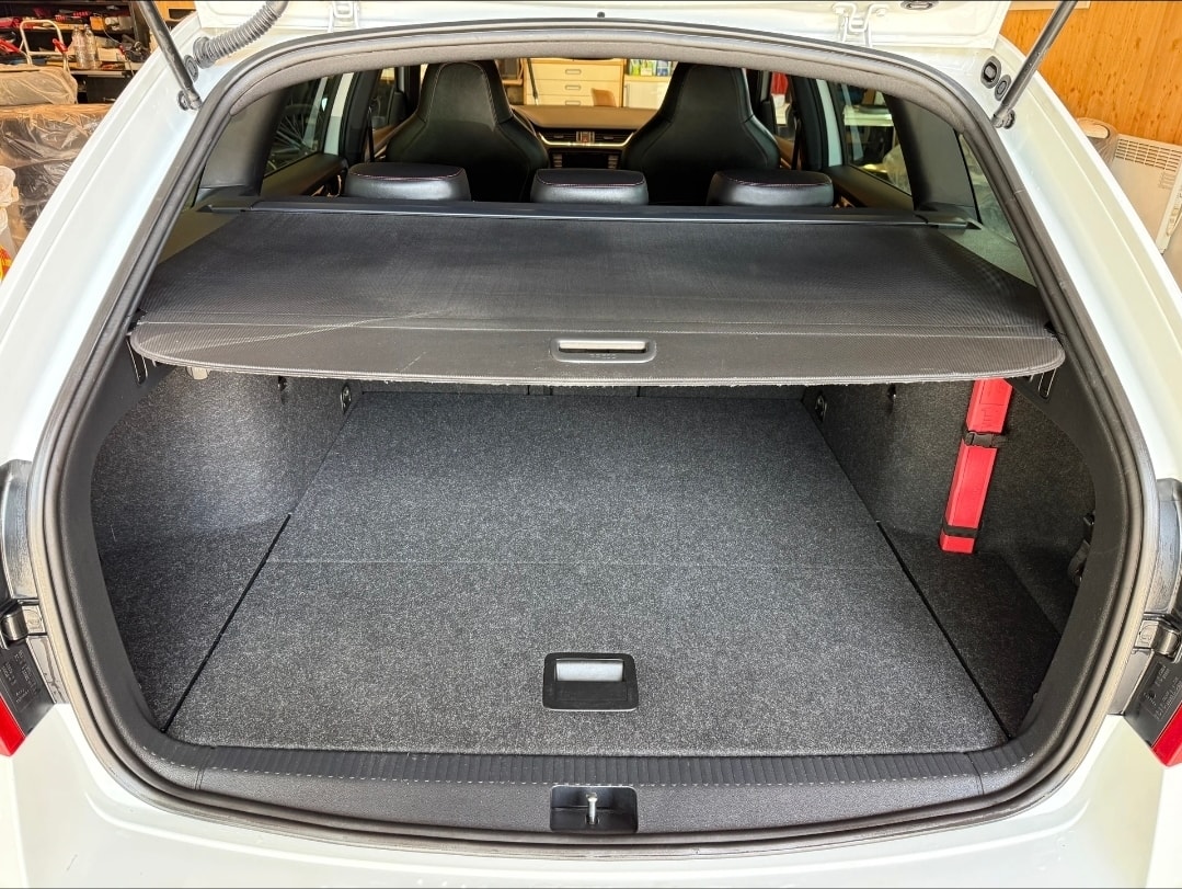 SKODA Octavia Combi 2.0 TSI RS DSG-image-13