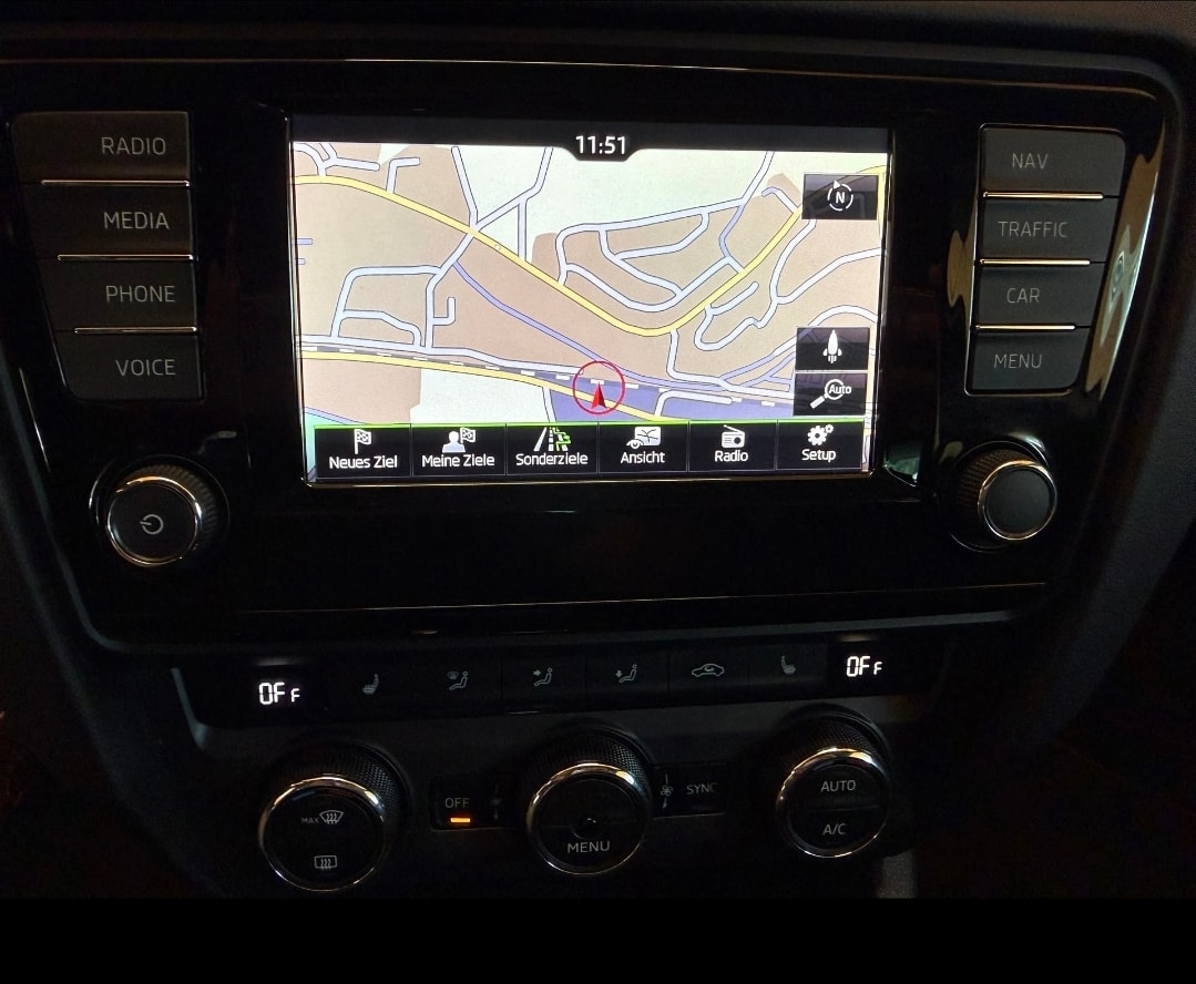 SKODA Octavia Combi 2.0 TSI RS DSG-image-12