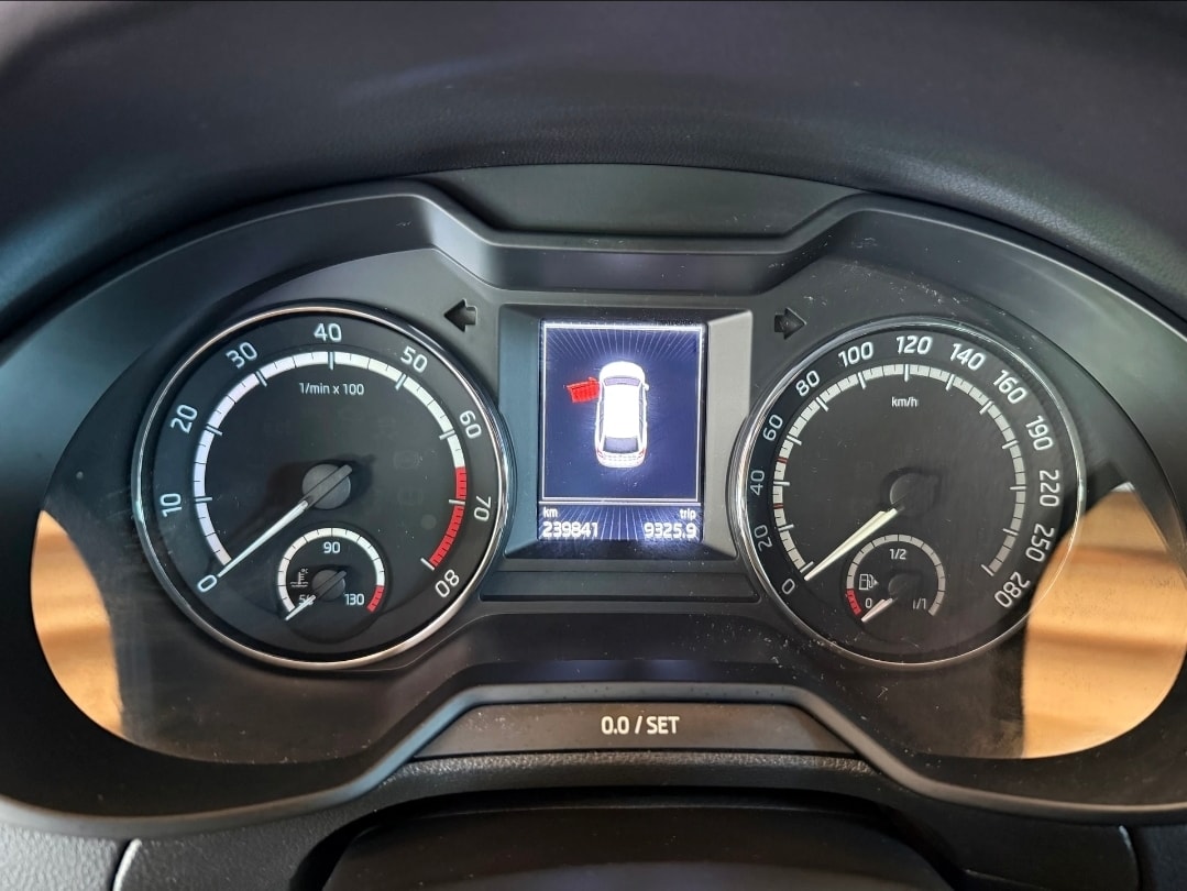 SKODA Octavia Combi 2.0 TSI RS DSG-image-10