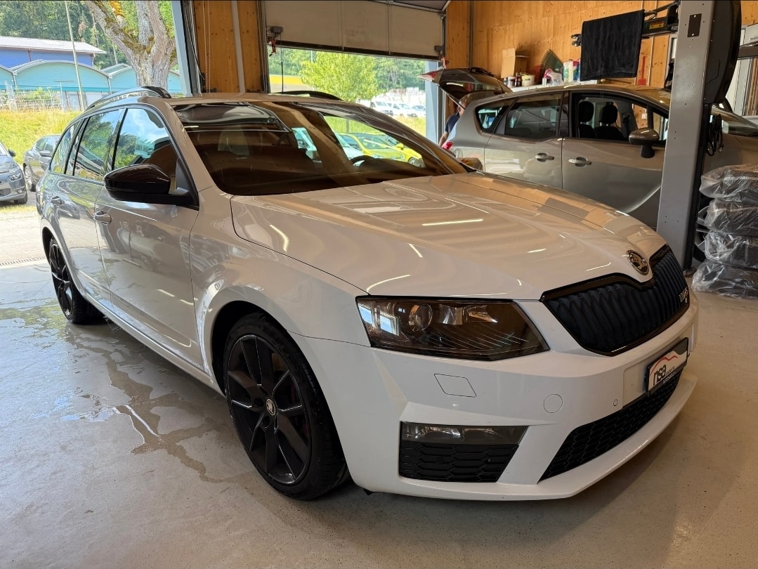 SKODA Octavia Combi 2.0 TSI RS DSG-image-2