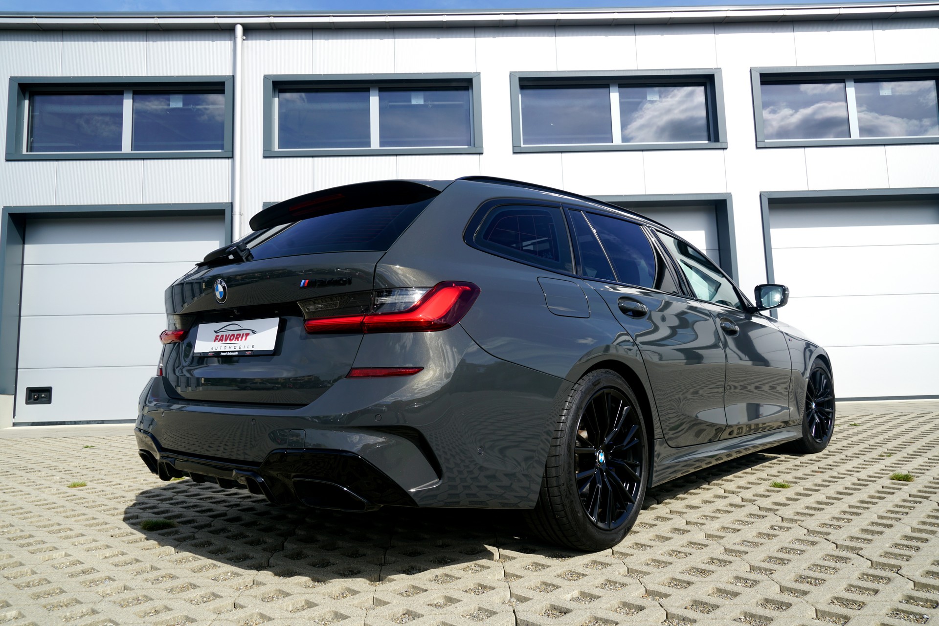 BMW M340i xDriveTouring Steptronic M Sport (CH)-image-1