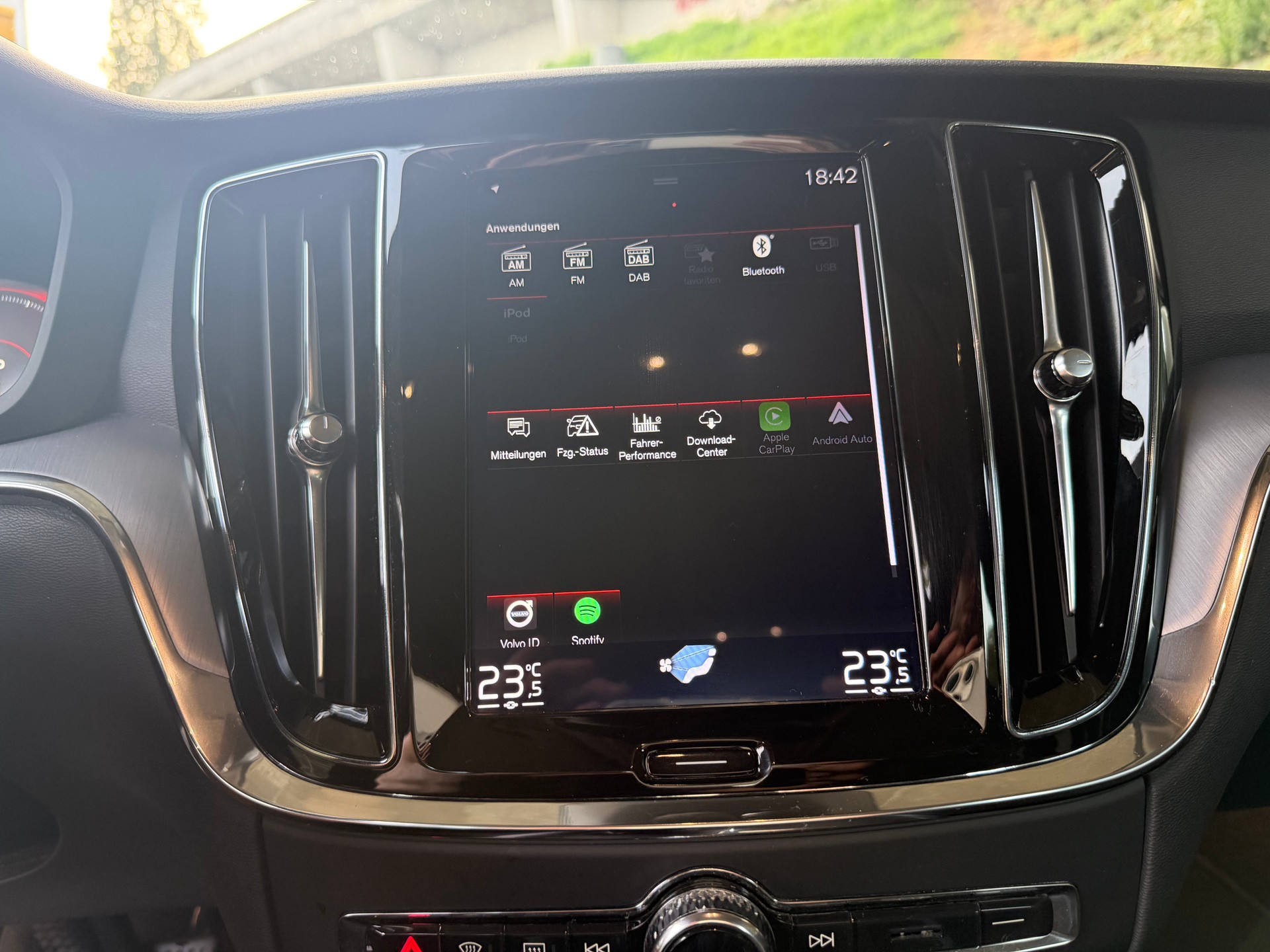 VOLVO V60 D3 Momentum Geartronic-image-12