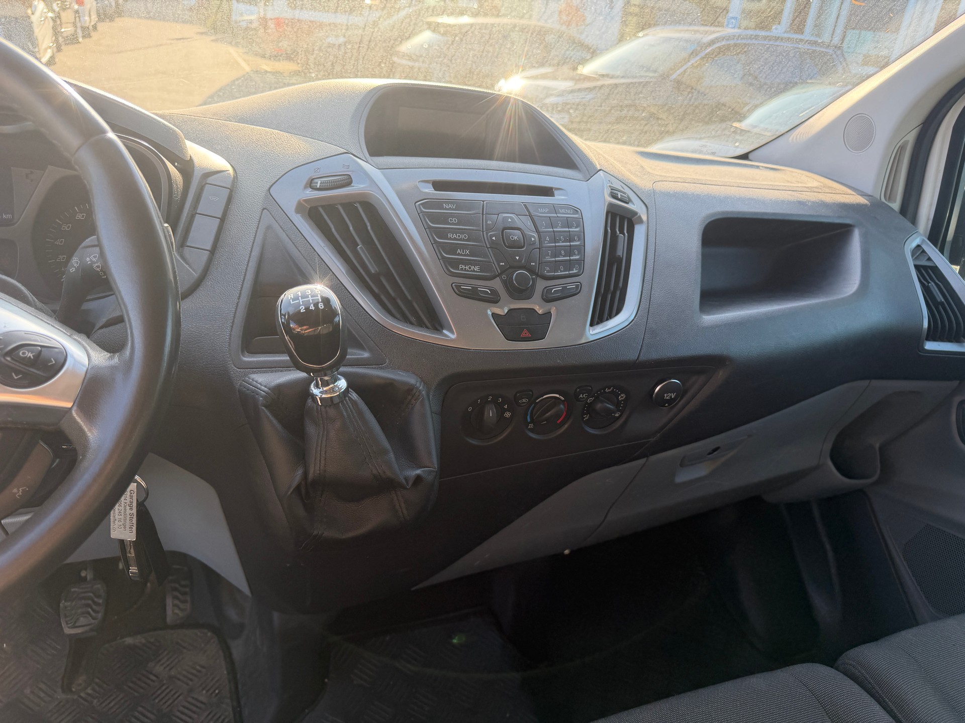 FORD Transit Custom Van 330 L2H1 Limited-image-10