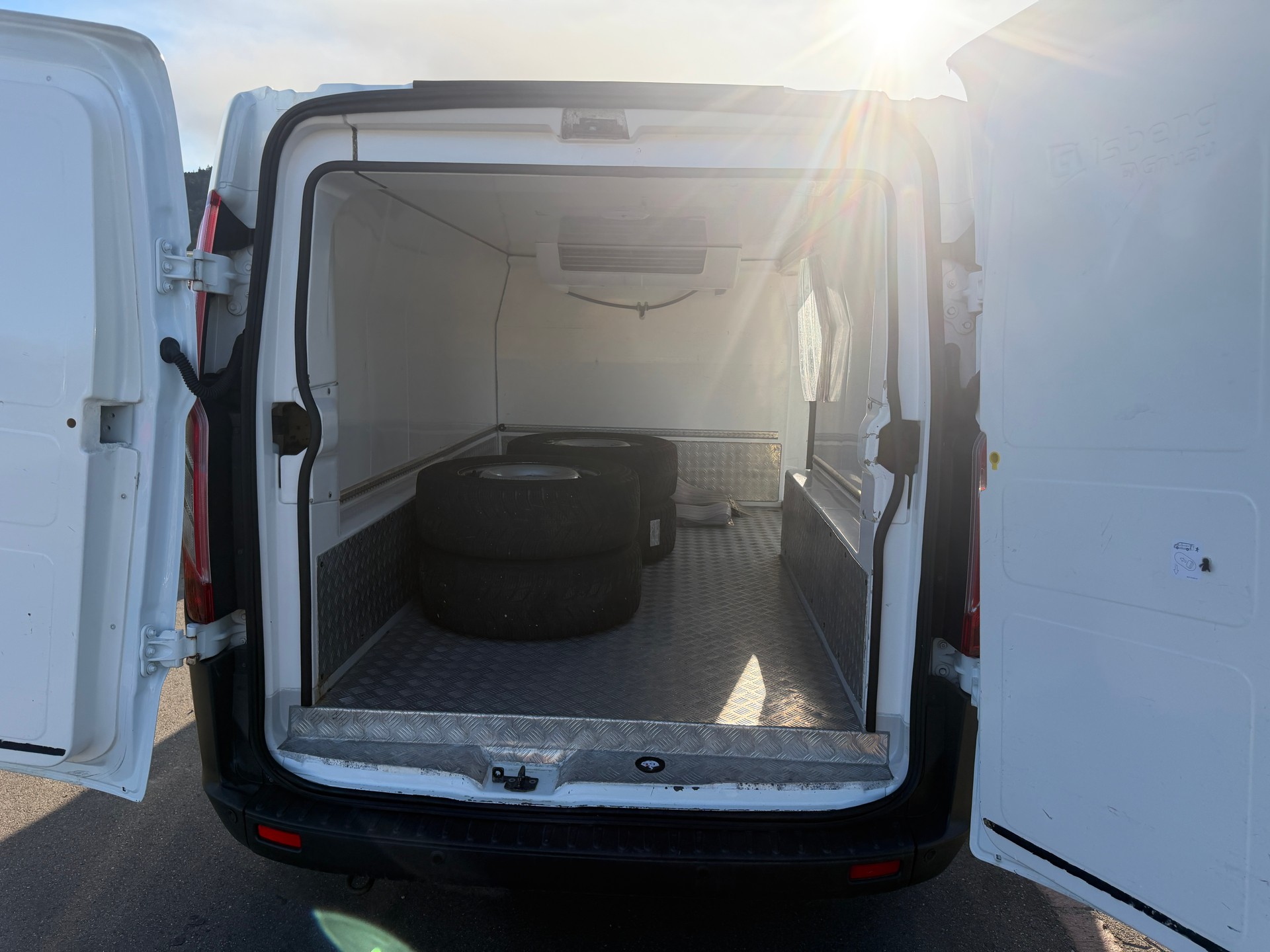 FORD Transit Custom Van 330 L2H1 Limited-image-13
