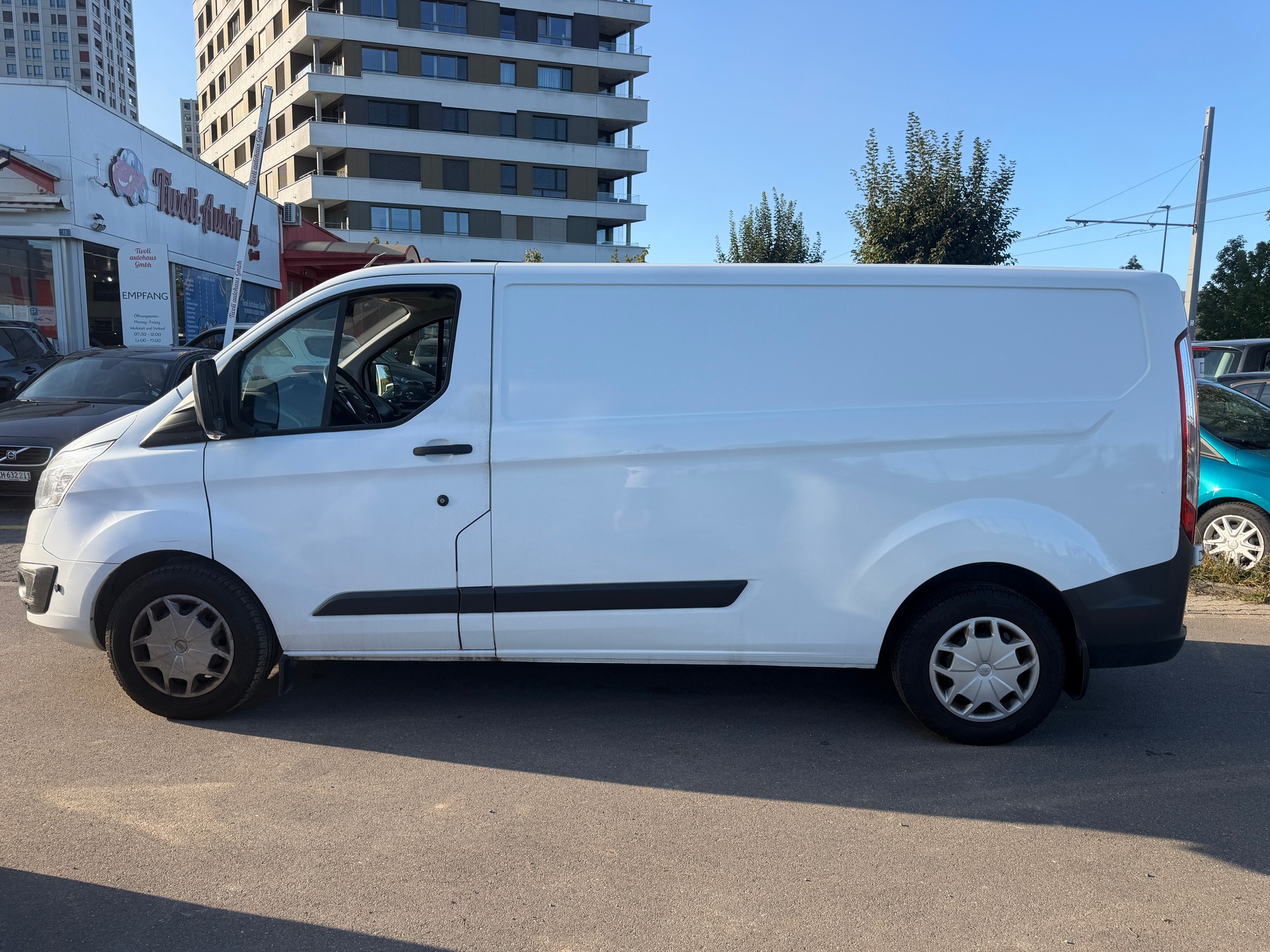 FORD Transit Custom Van 330 L2H1 Limited-image-3