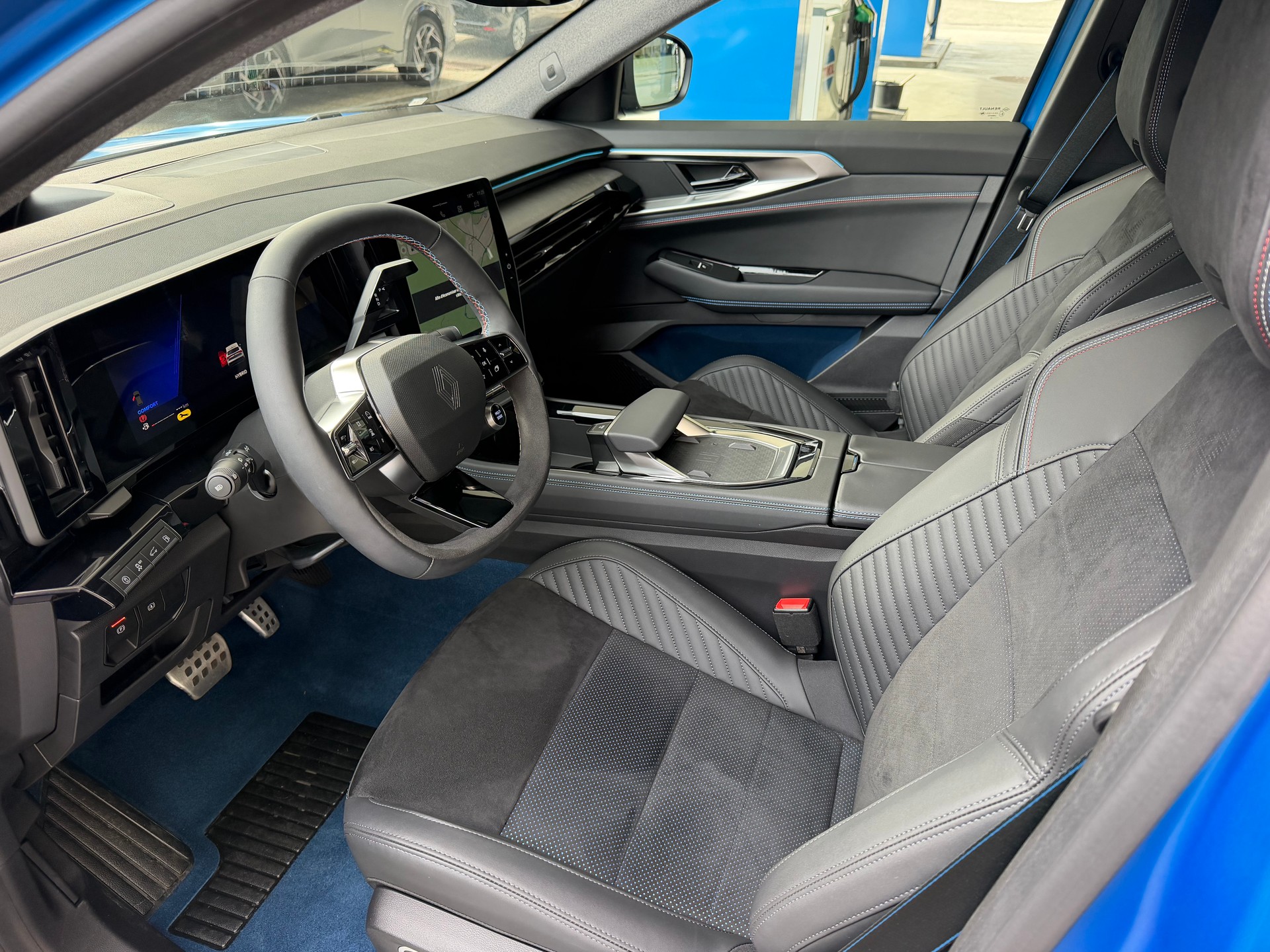 RENAULT Rafale 1.2 E-Tech Plug-in Hybrid 300 4x4 Atelier Alpine-image-5