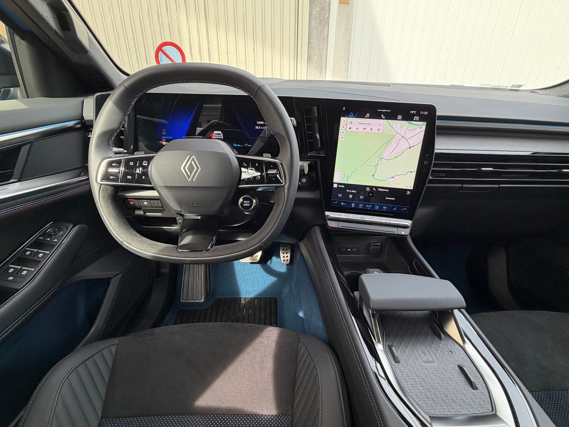 RENAULT Rafale 1.2 E-Tech Plug-in Hybrid 300 4x4 Atelier Alpine-image-8