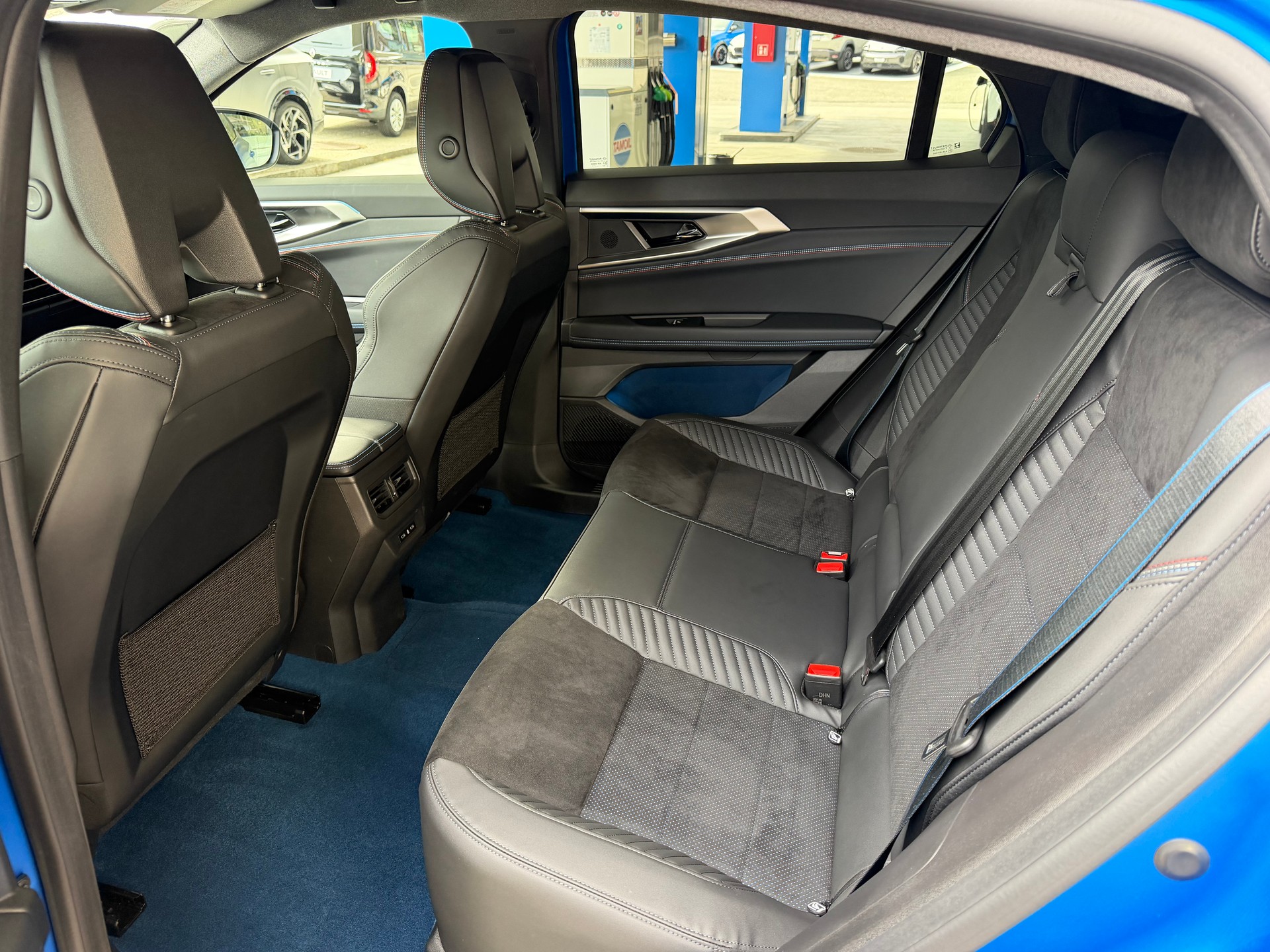 RENAULT Rafale 1.2 E-Tech Plug-in Hybrid 300 4x4 Atelier Alpine-image-6