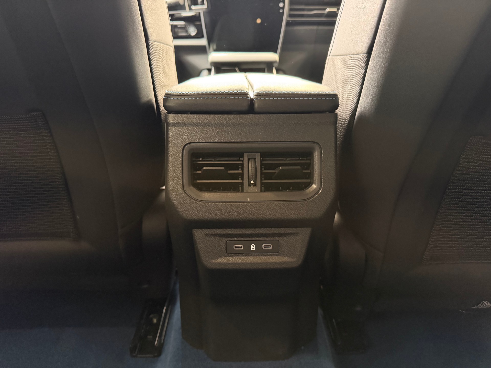 RENAULT Rafale 1.2 E-Tech Plug-in Hybrid 300 4x4 Atelier Alpine-image-14