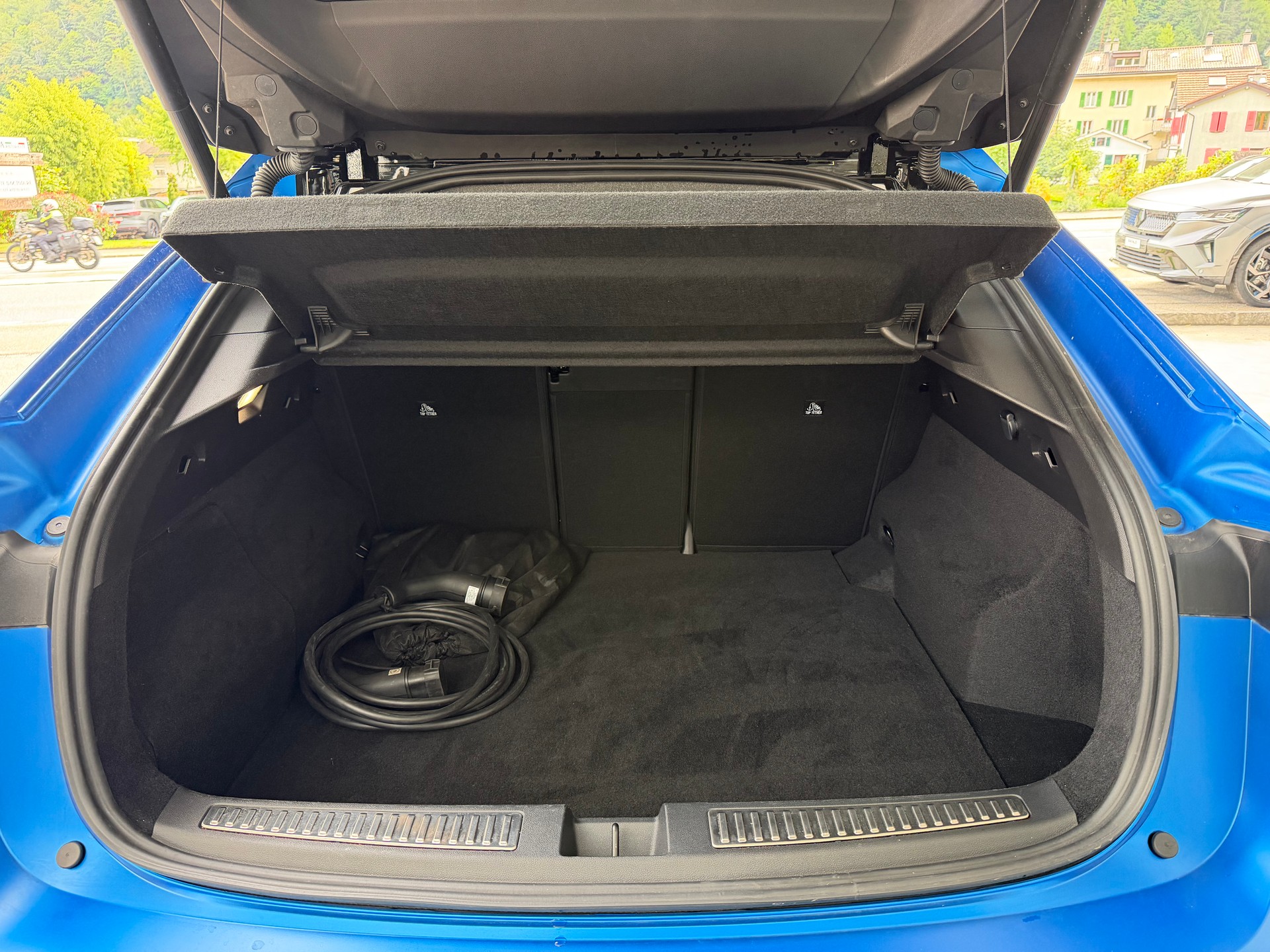 RENAULT Rafale 1.2 E-Tech Plug-in Hybrid 300 4x4 Atelier Alpine-image-9