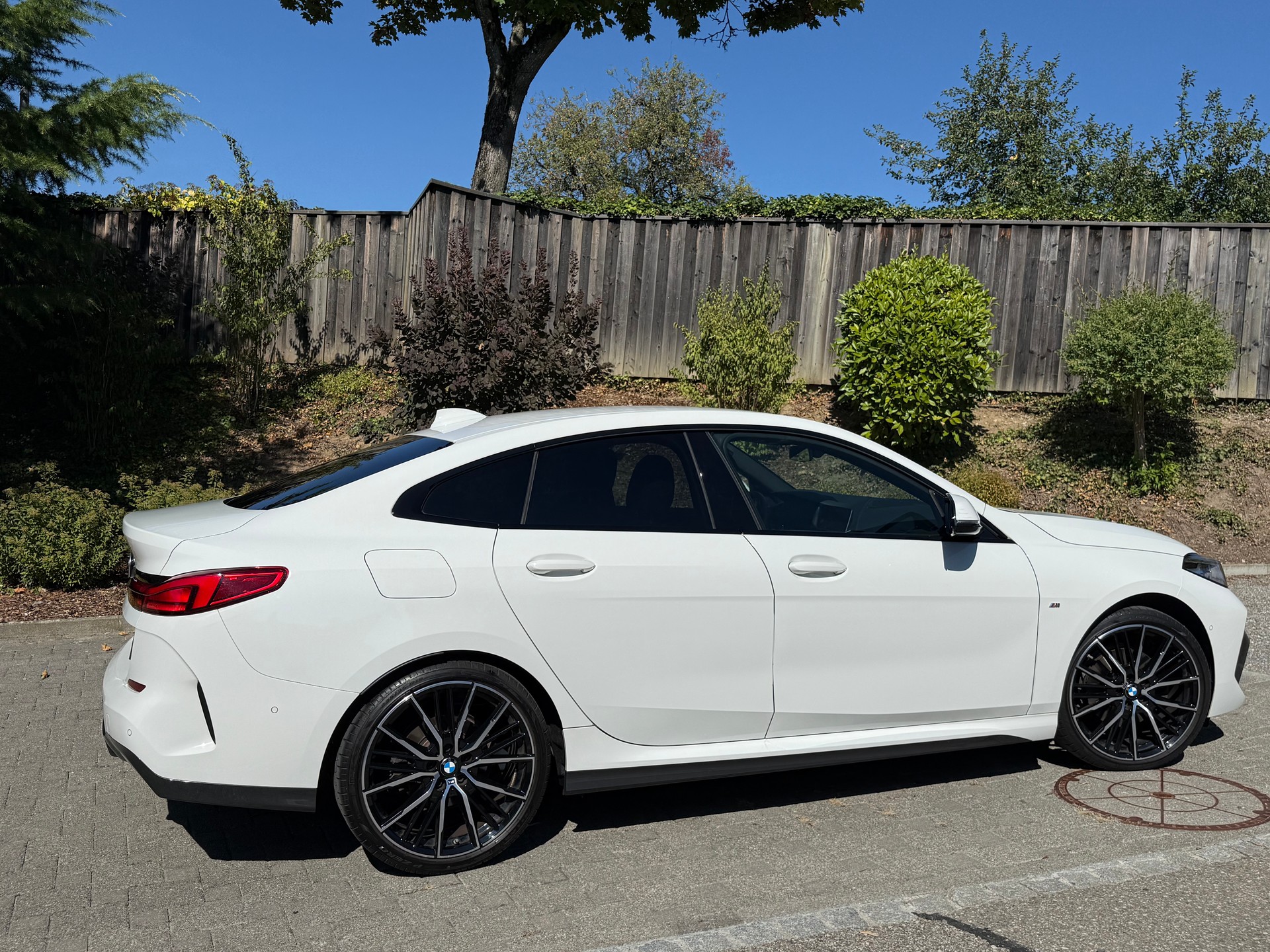 BMW 218i Gran Coupè-image-1
