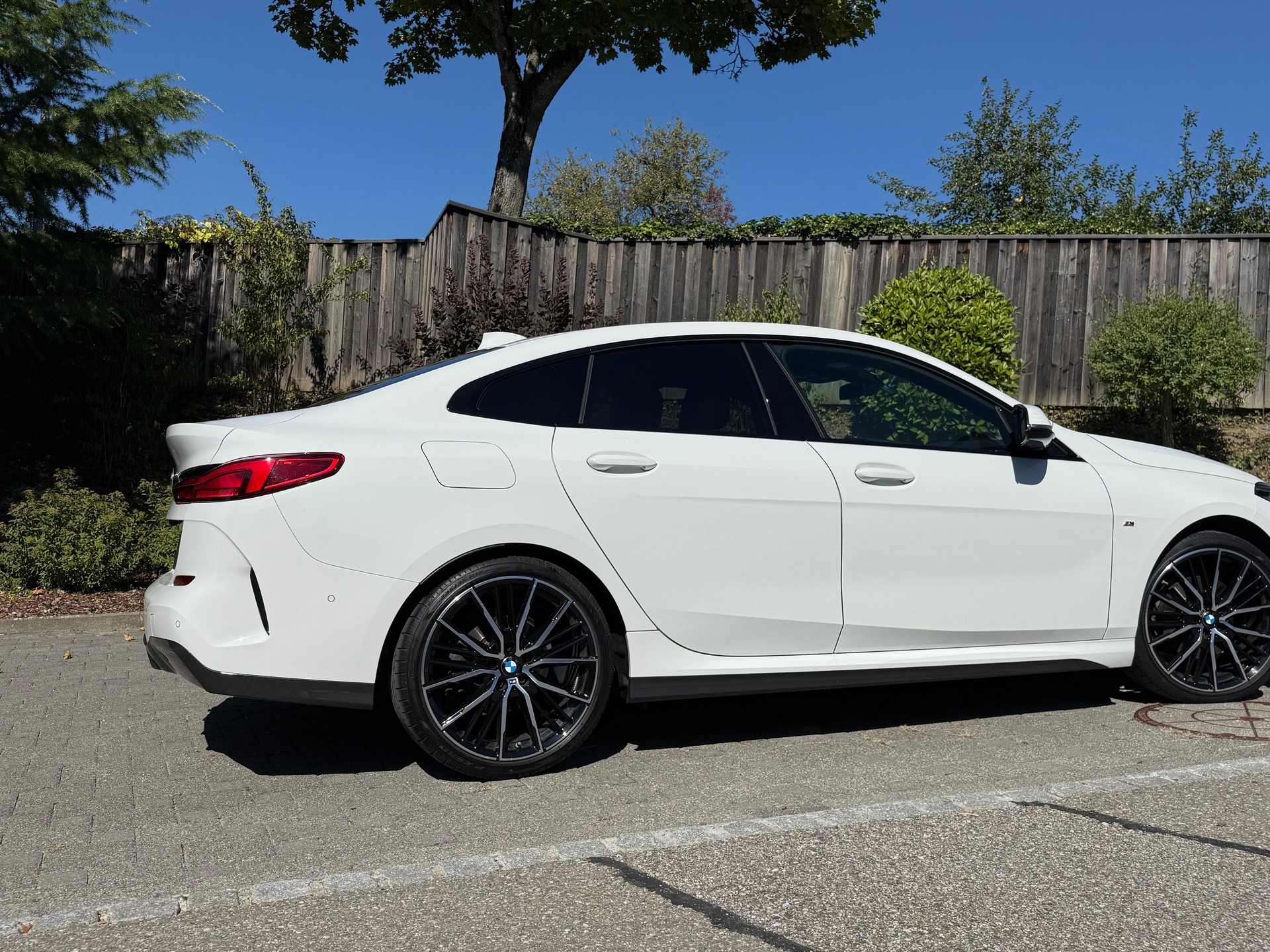 BMW 218i Gran Coupè-image-2