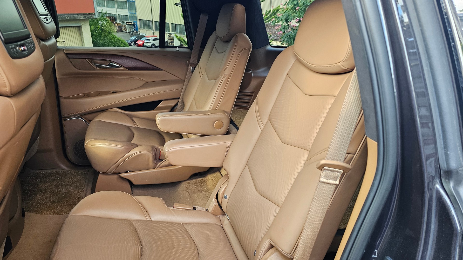 CADILLAC Escalade 6.2 ESV Platinum Automatic-image-9