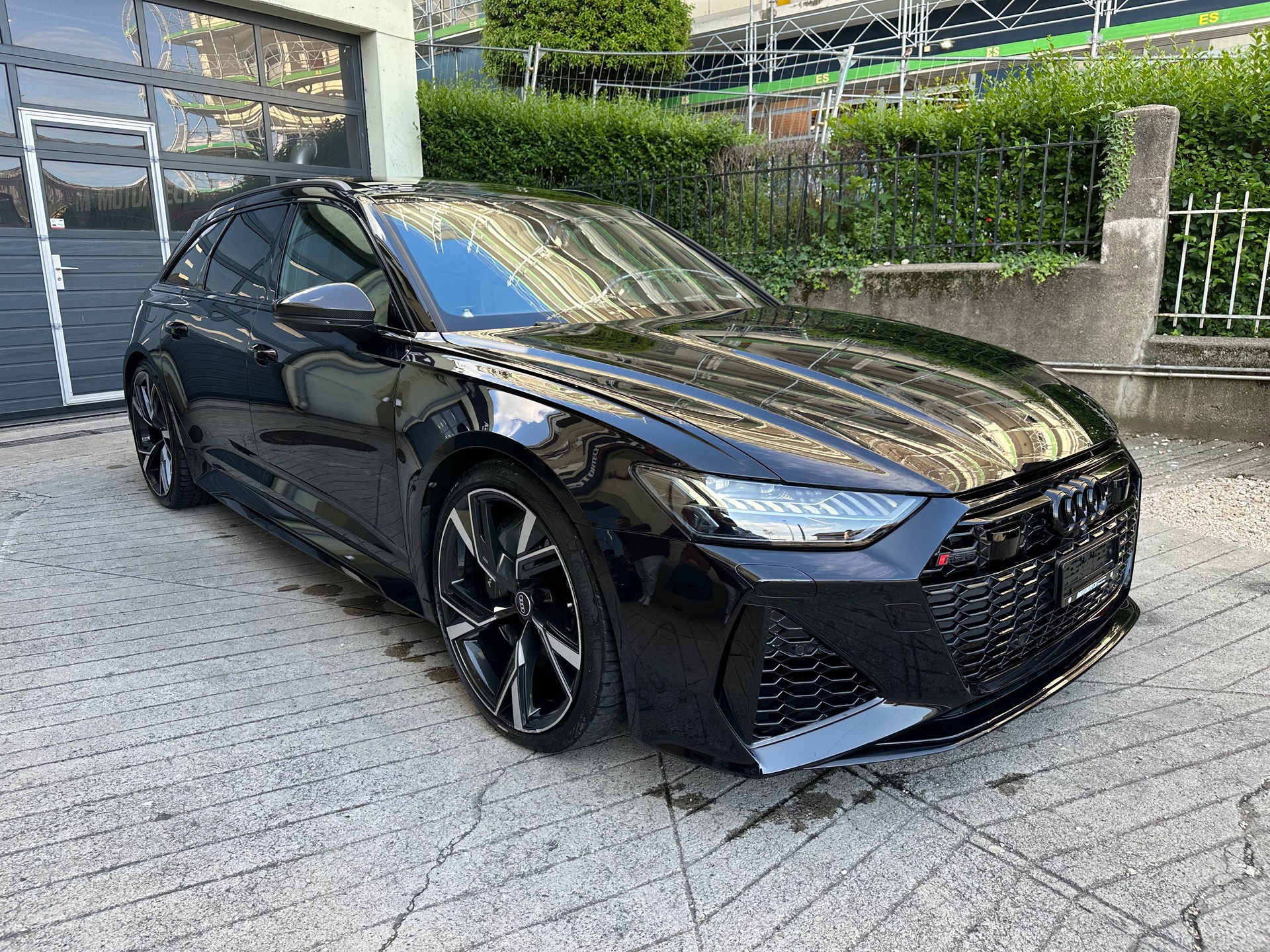AUDI RS6 Avant 4.0 TFSI V8 quattro-image-3