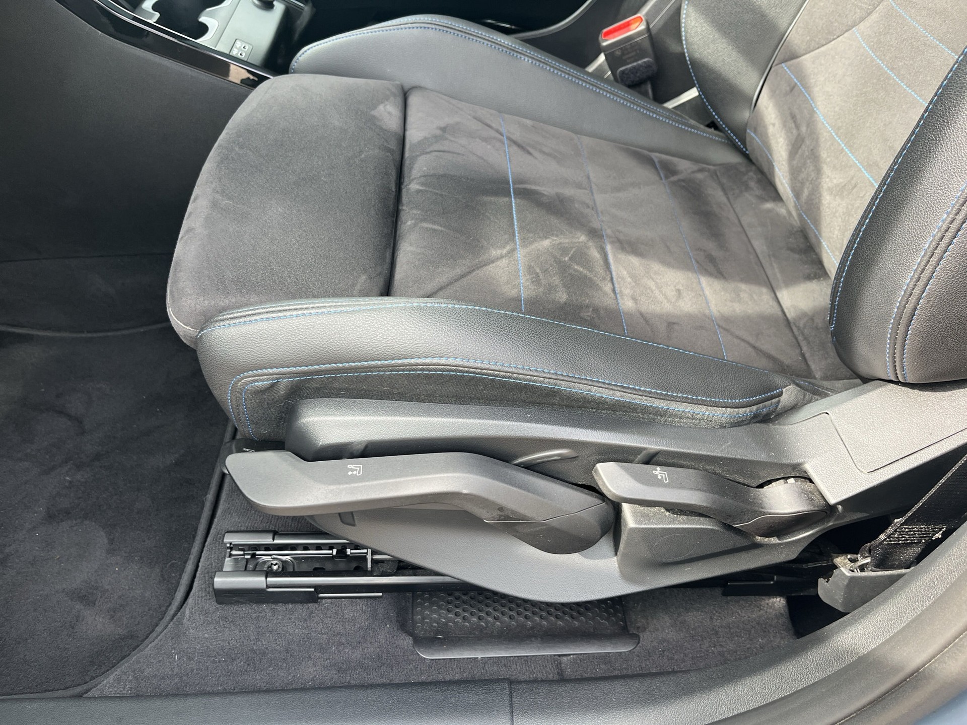 BMW X1 sDrive 18i M Sport-image-18