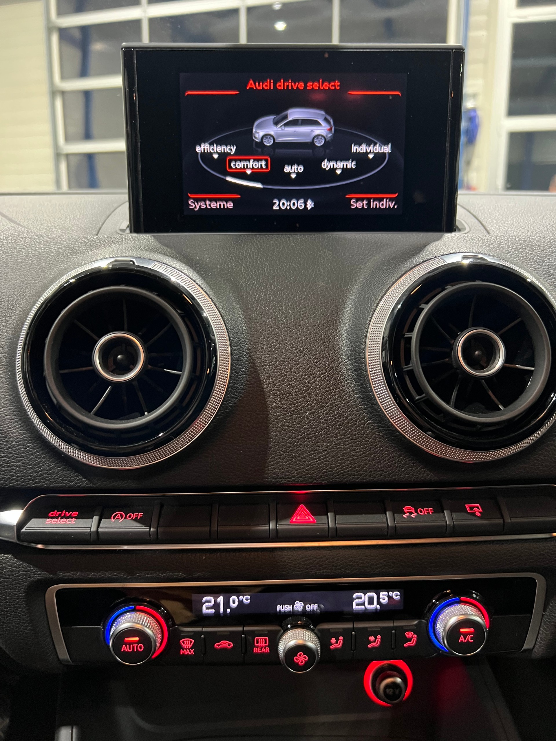 AUDI A3 Sportback 1.4 TFSI Ambiente S-tronic**Navi,Tempomat,CH Auslieferung,Frisch ab MFK**-image-10
