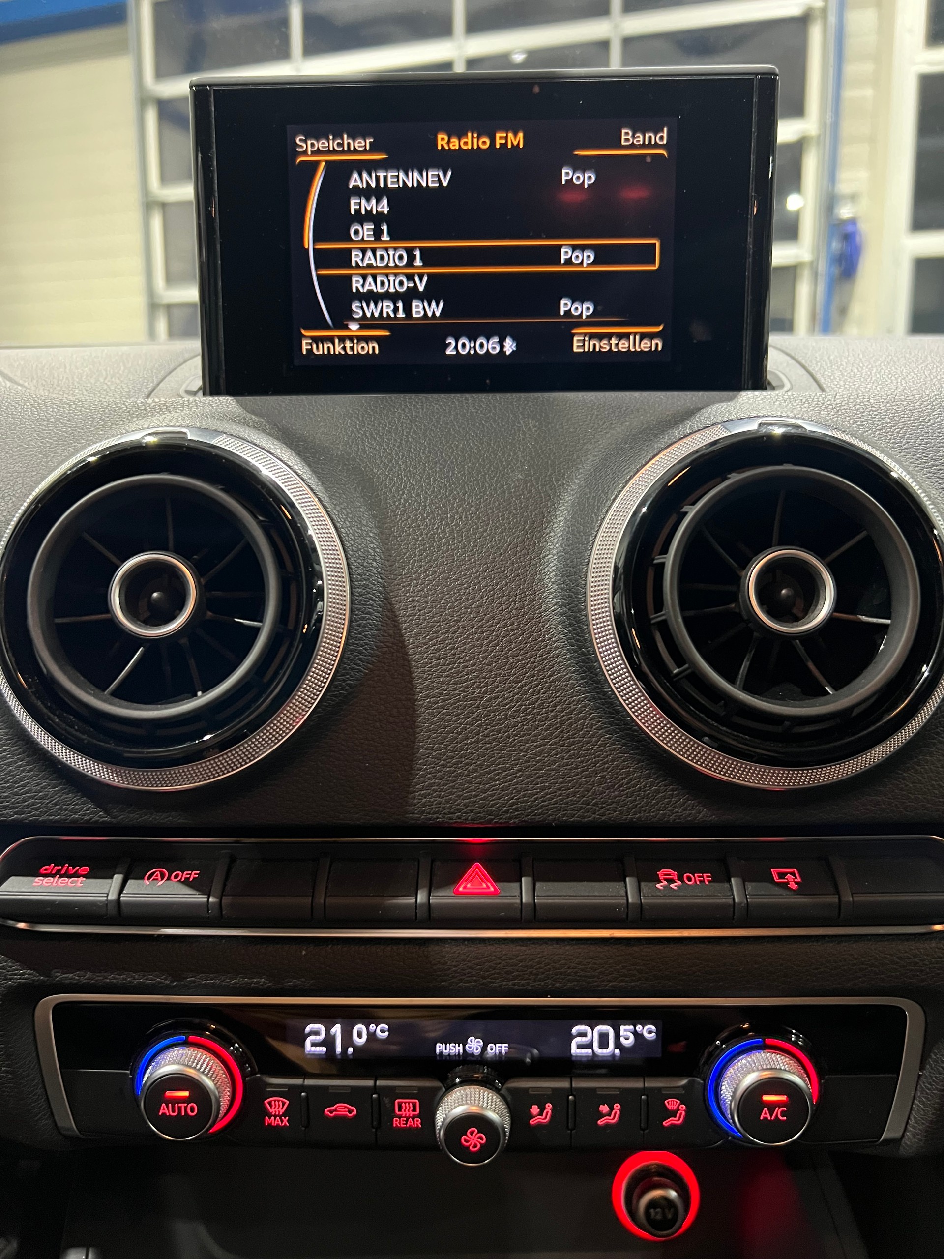 AUDI A3 Sportback 1.4 TFSI Ambiente S-tronic**Navi,Tempomat,CH Auslieferung,Frisch ab MFK**-image-12