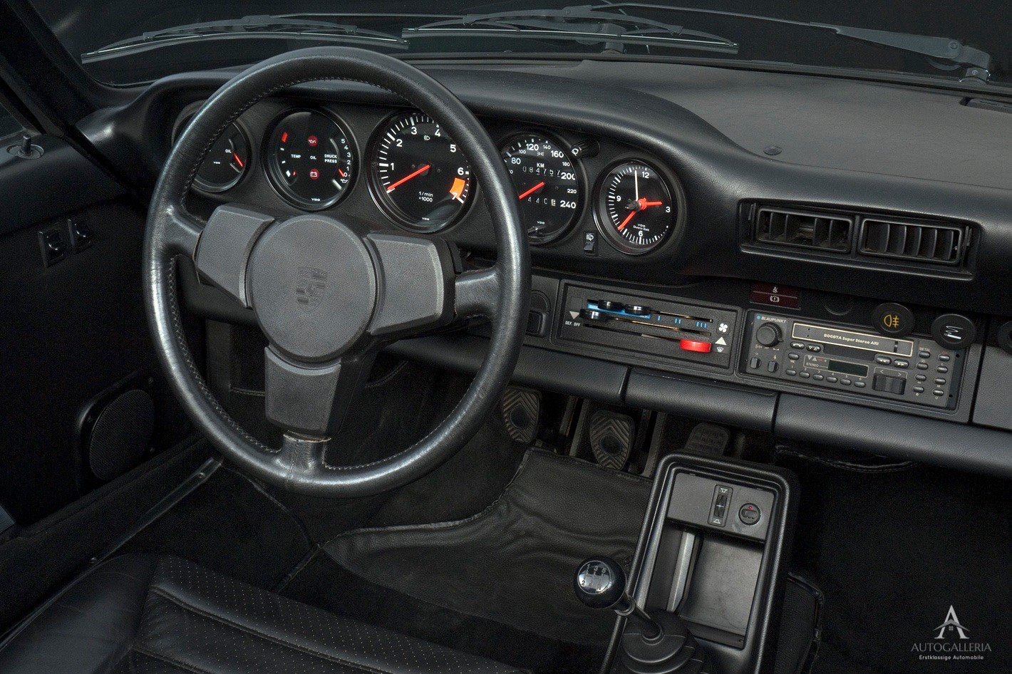 PORSCHE 911 SC Cabrio-image-12