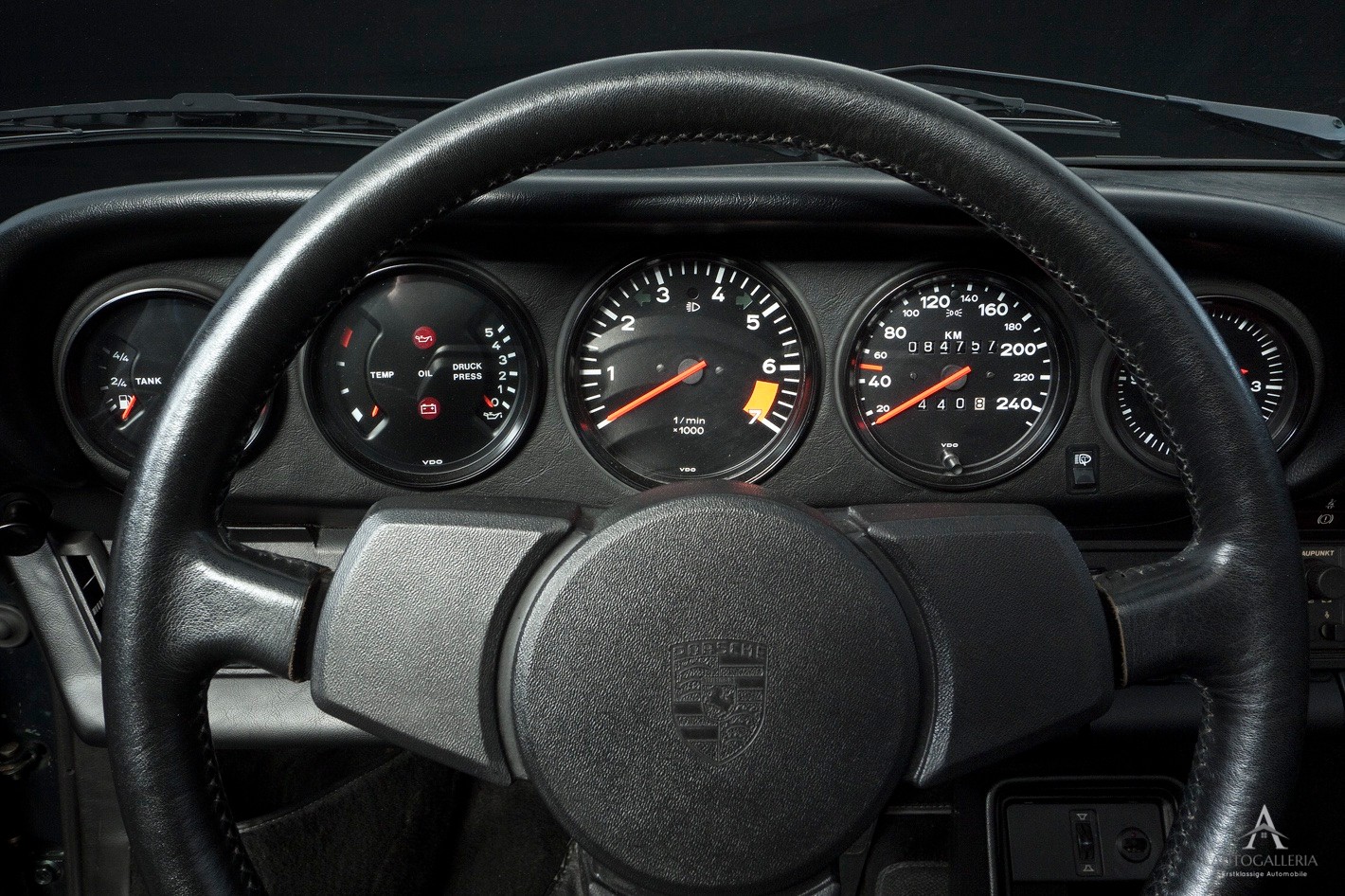 PORSCHE 911 SC Cabrio-image-10