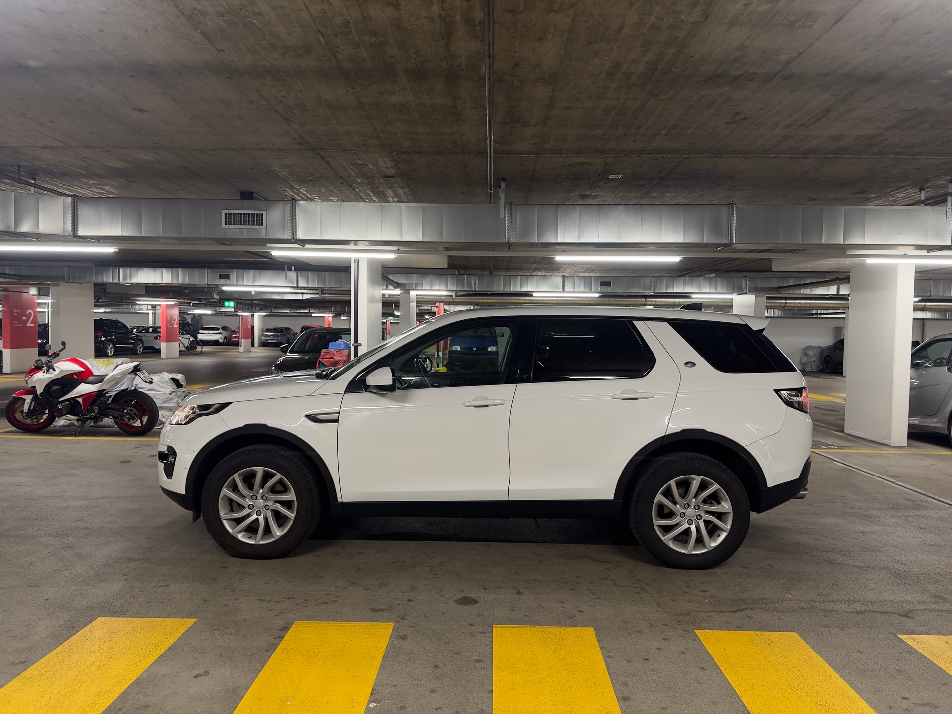 LAND ROVER 2.0 TD4 SE-image-1