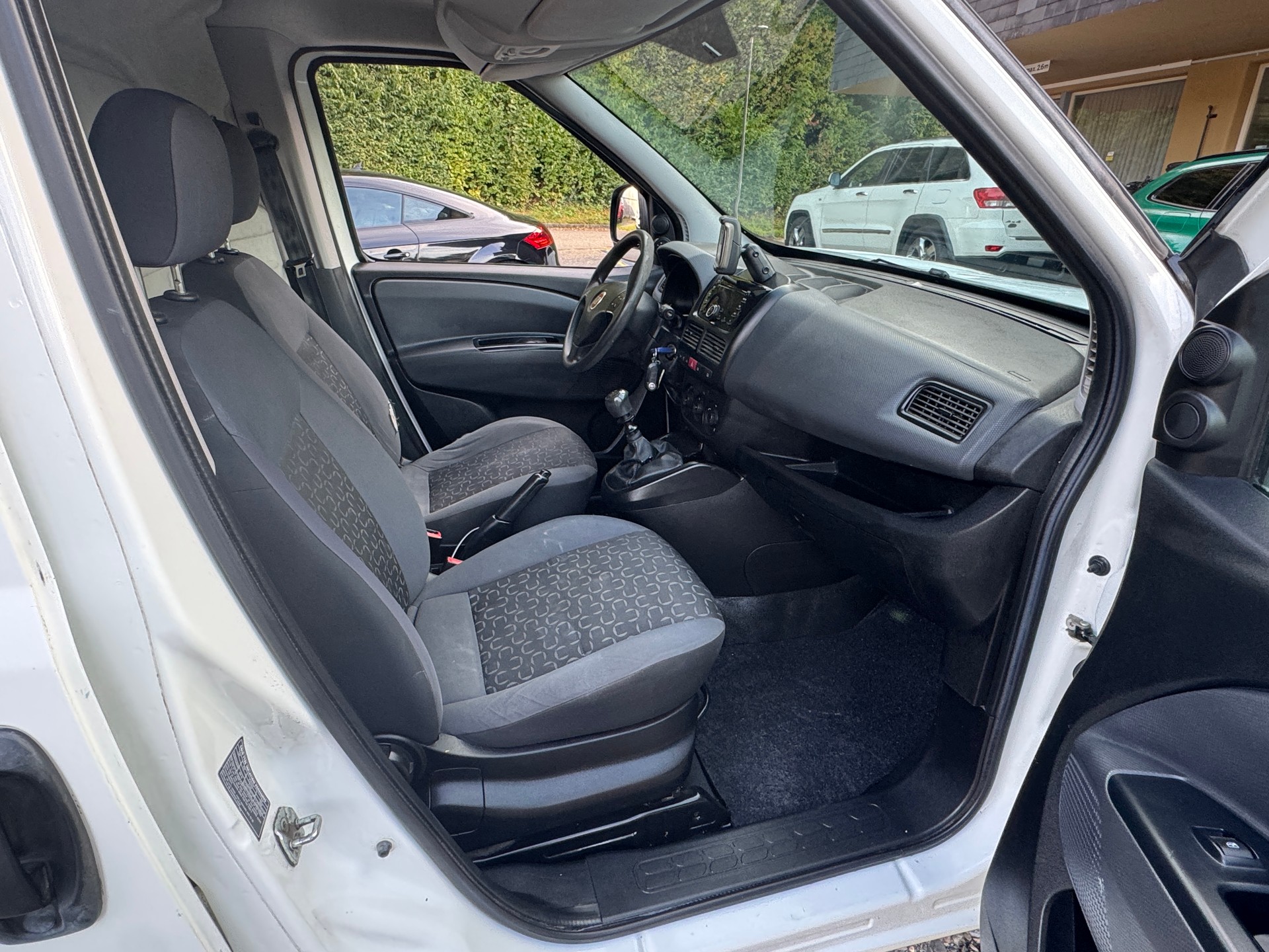 FIAT Doblò 1.4 16V Cargo Van of the Year-image-10