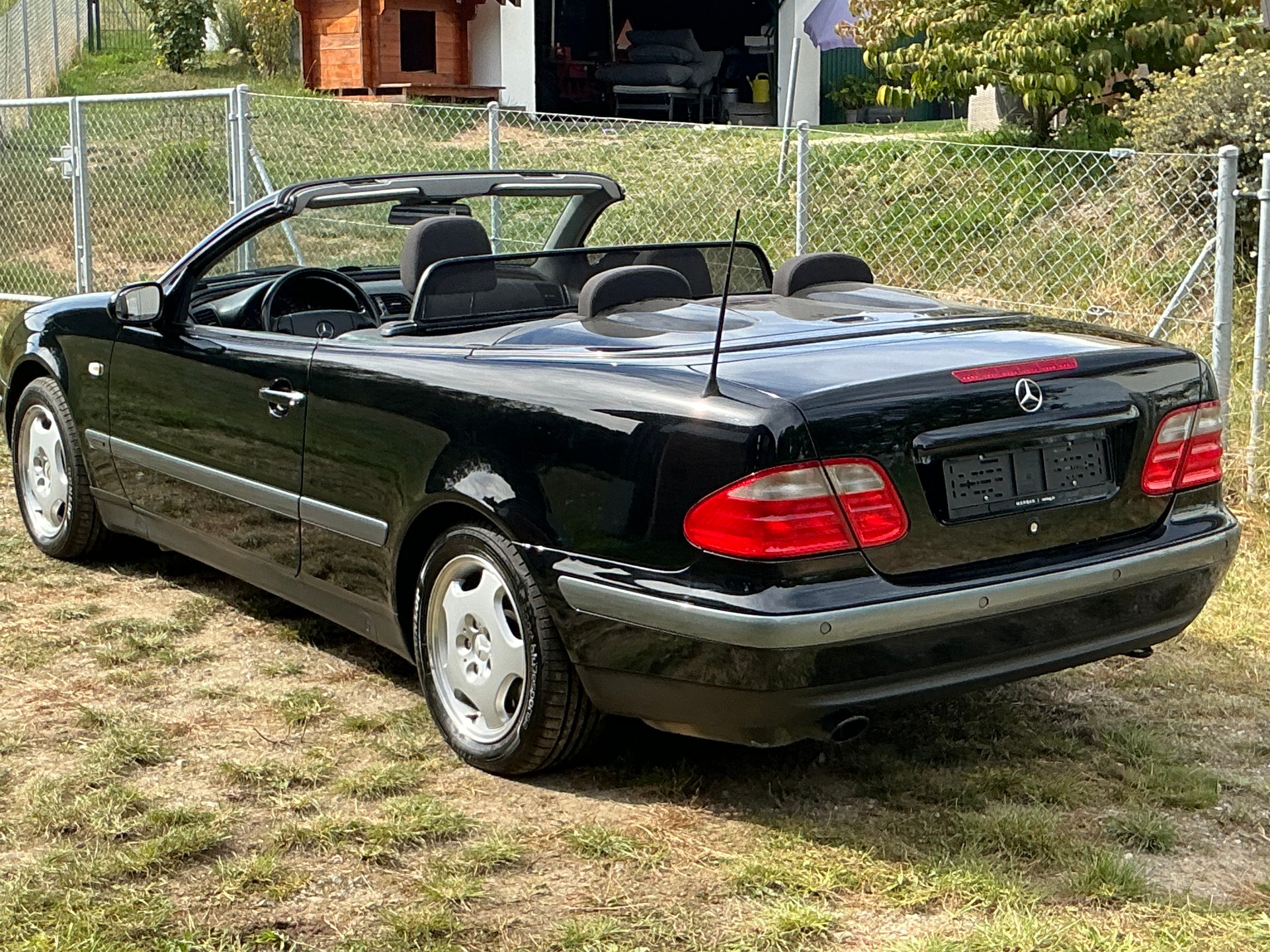 MERCEDES-BENZ CLK 200-image-1