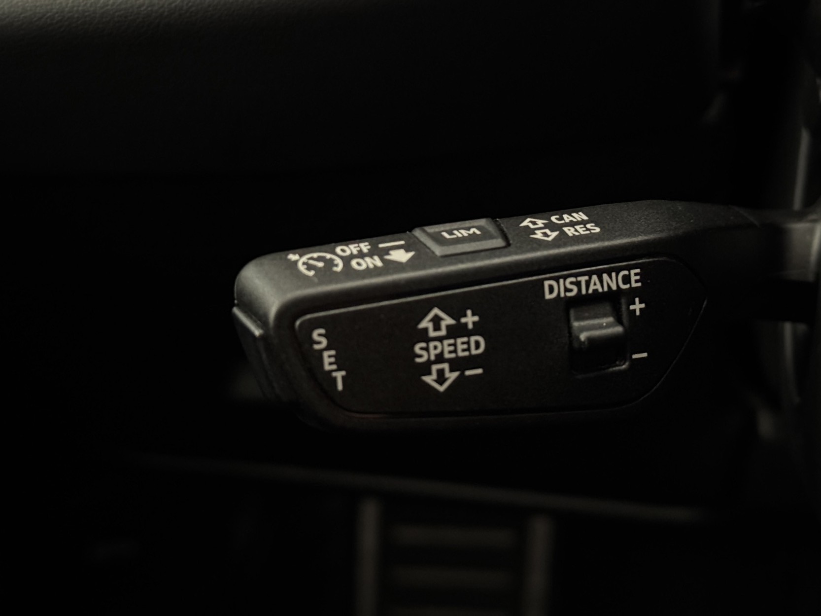 AUDI A5 Limousine TDI S Line S tronic "Pano-Leder-Matrix-Head-Up-Beifahrer Display"-image-18