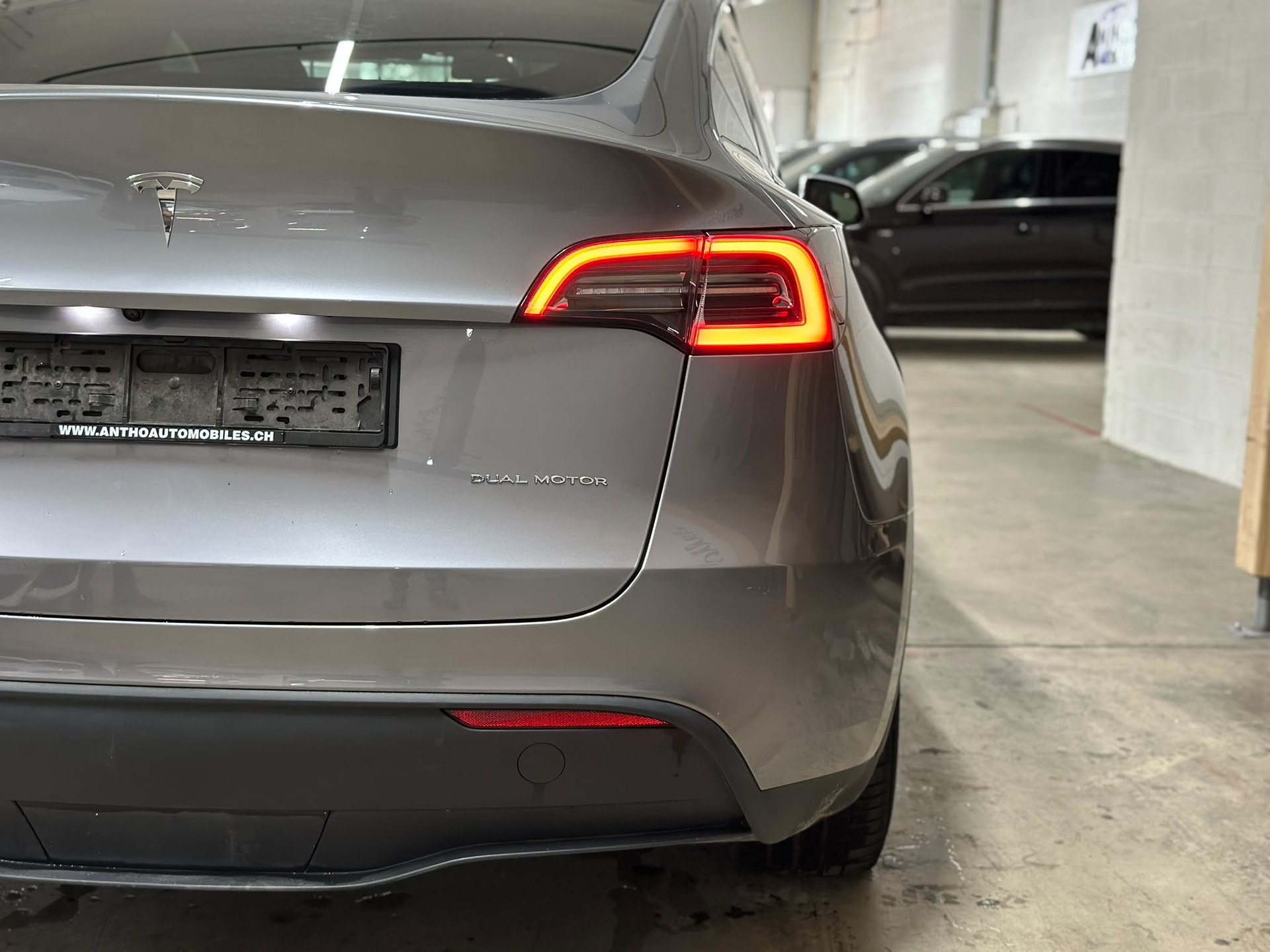 TESLA Model Y Long Range-image-7