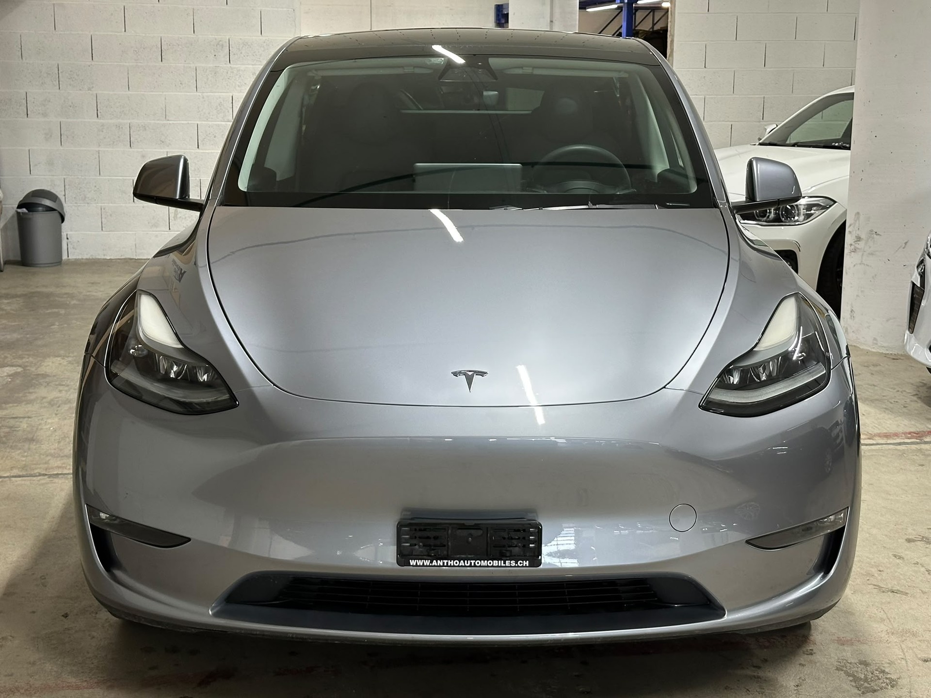 TESLA Model Y Long Range-image-1