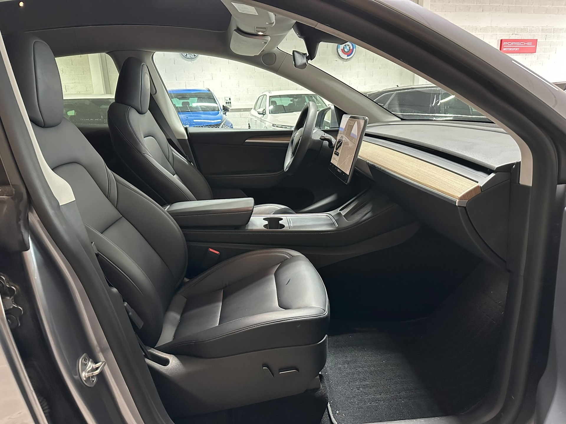 TESLA Model Y Long Range-image-10