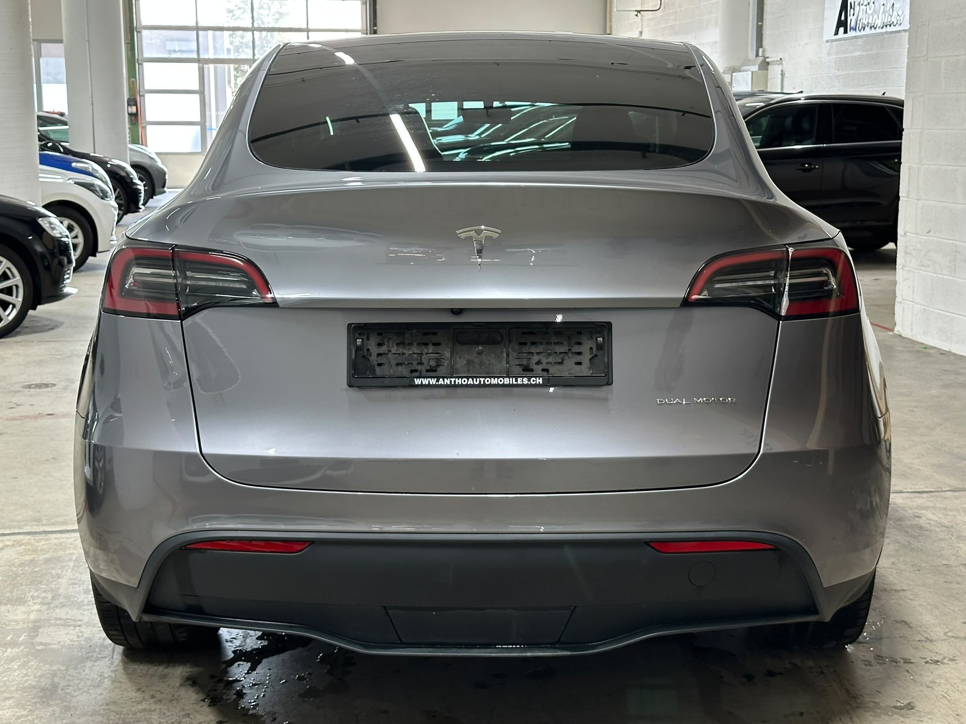 TESLA Model Y Long Range-image-4