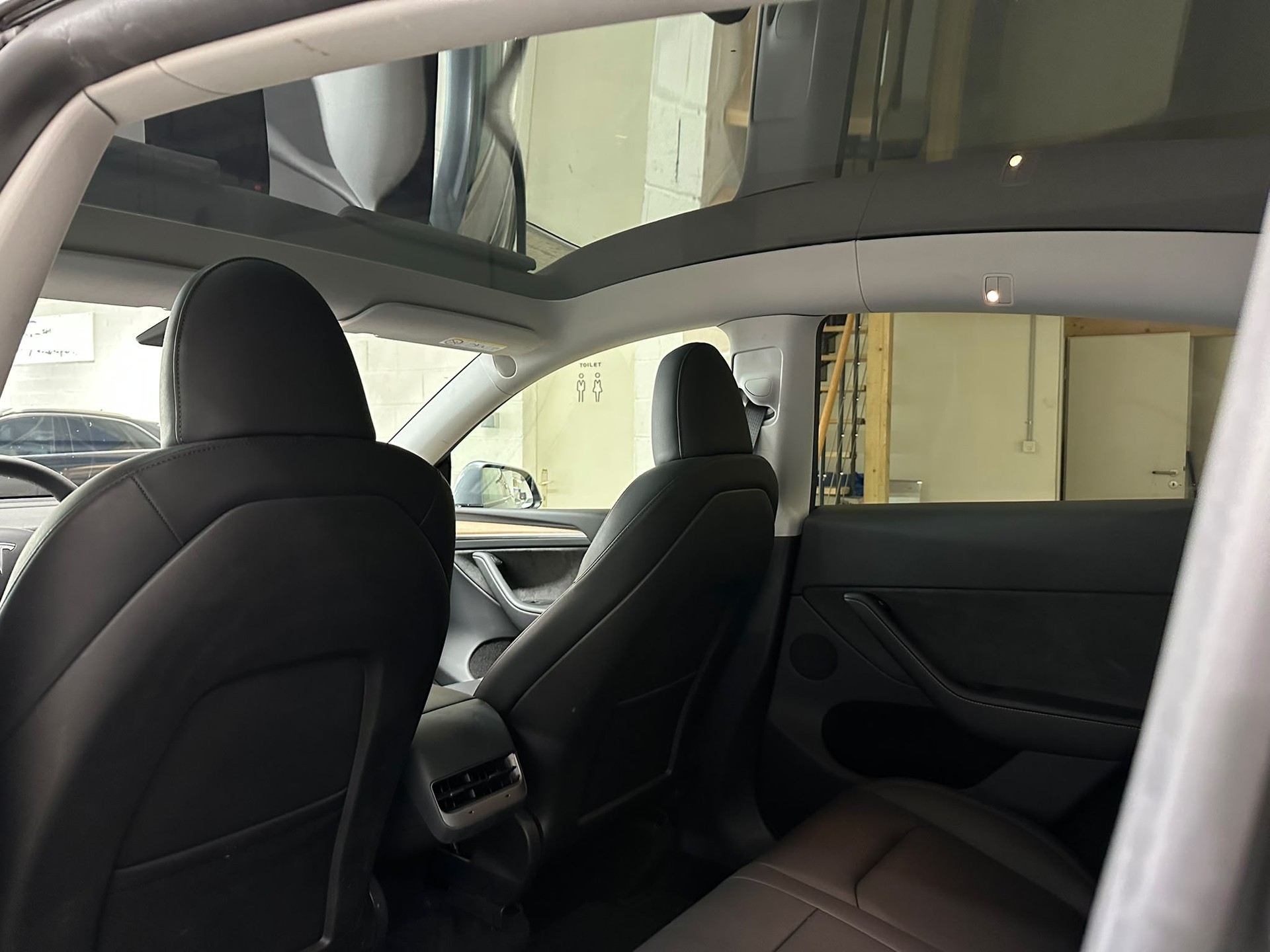 TESLA Model Y Long Range-image-11