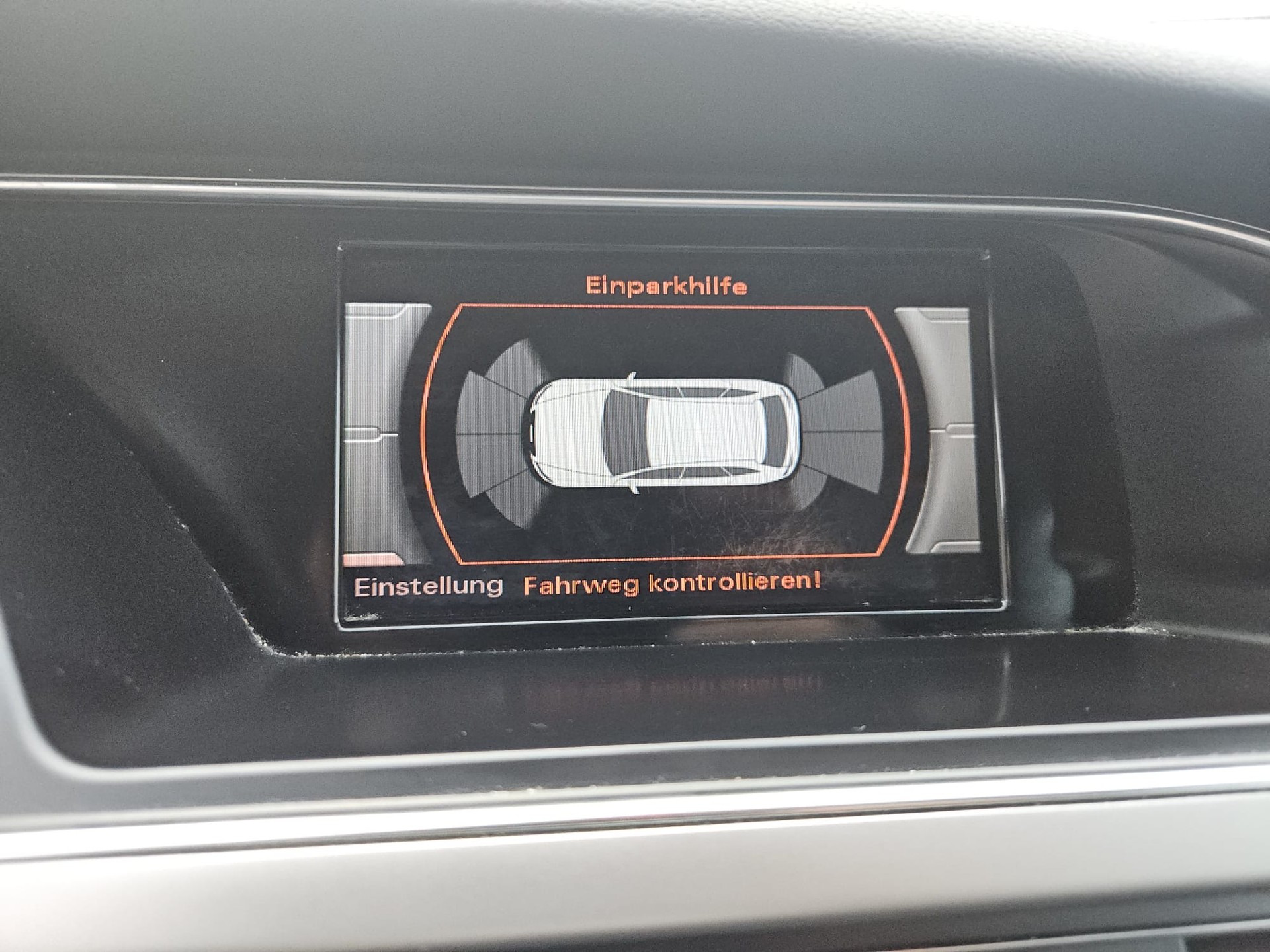 AUDI A4 Avant 2.0 TDI-image-9