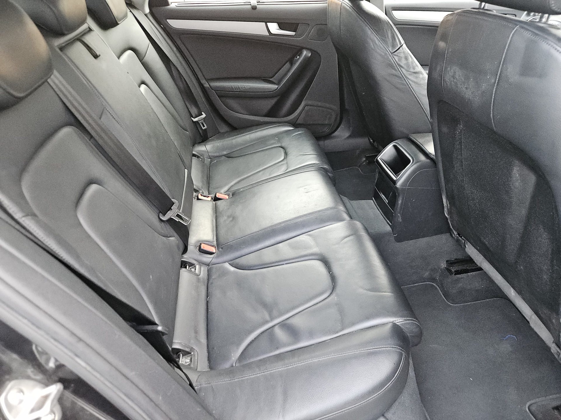 AUDI A4 Avant 2.0 TDI-image-7