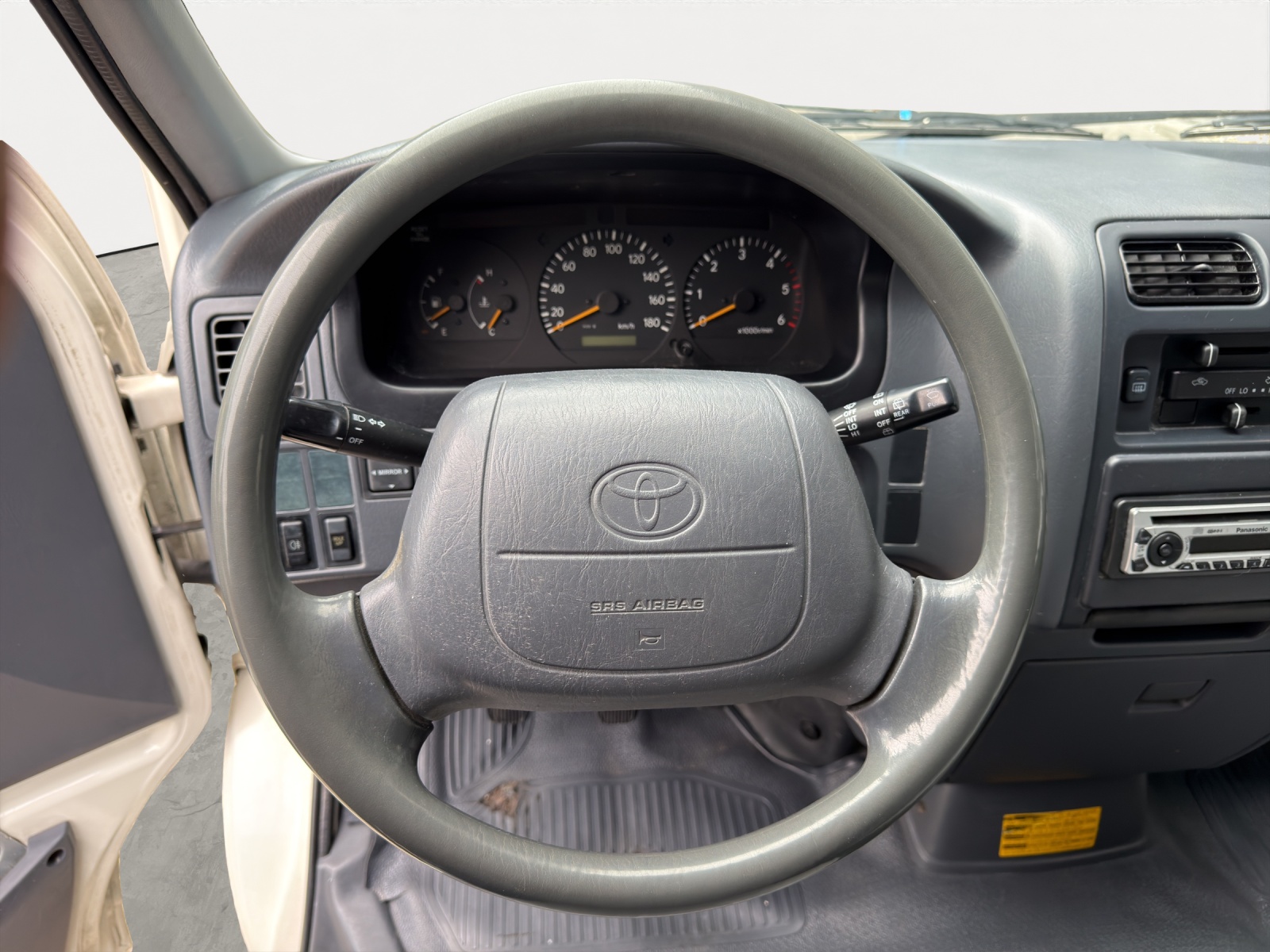 TOYOTA Hiace D-4D 4WD Kombi-image-10